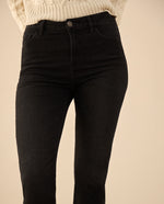 Jean Straight en black denim para mujer - Negro