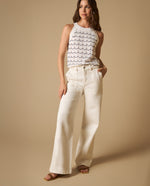 Jean wide leg tiro medio con bolsillos parche - Blanco