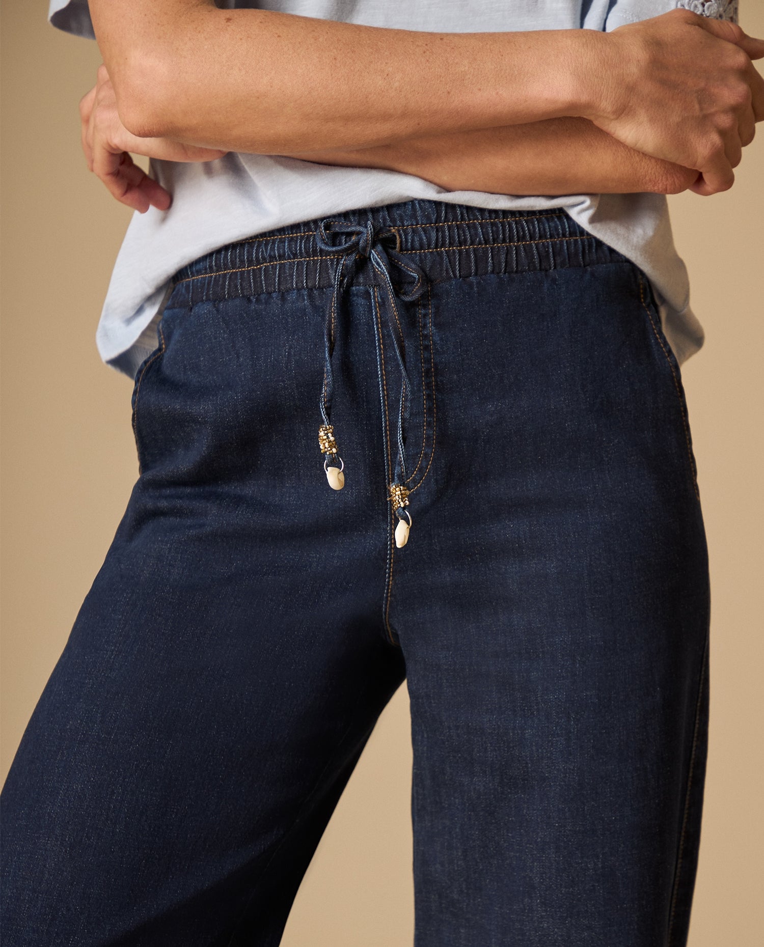 Pantalón denim liviano con pretina elástica y cordón ajustable - Azul