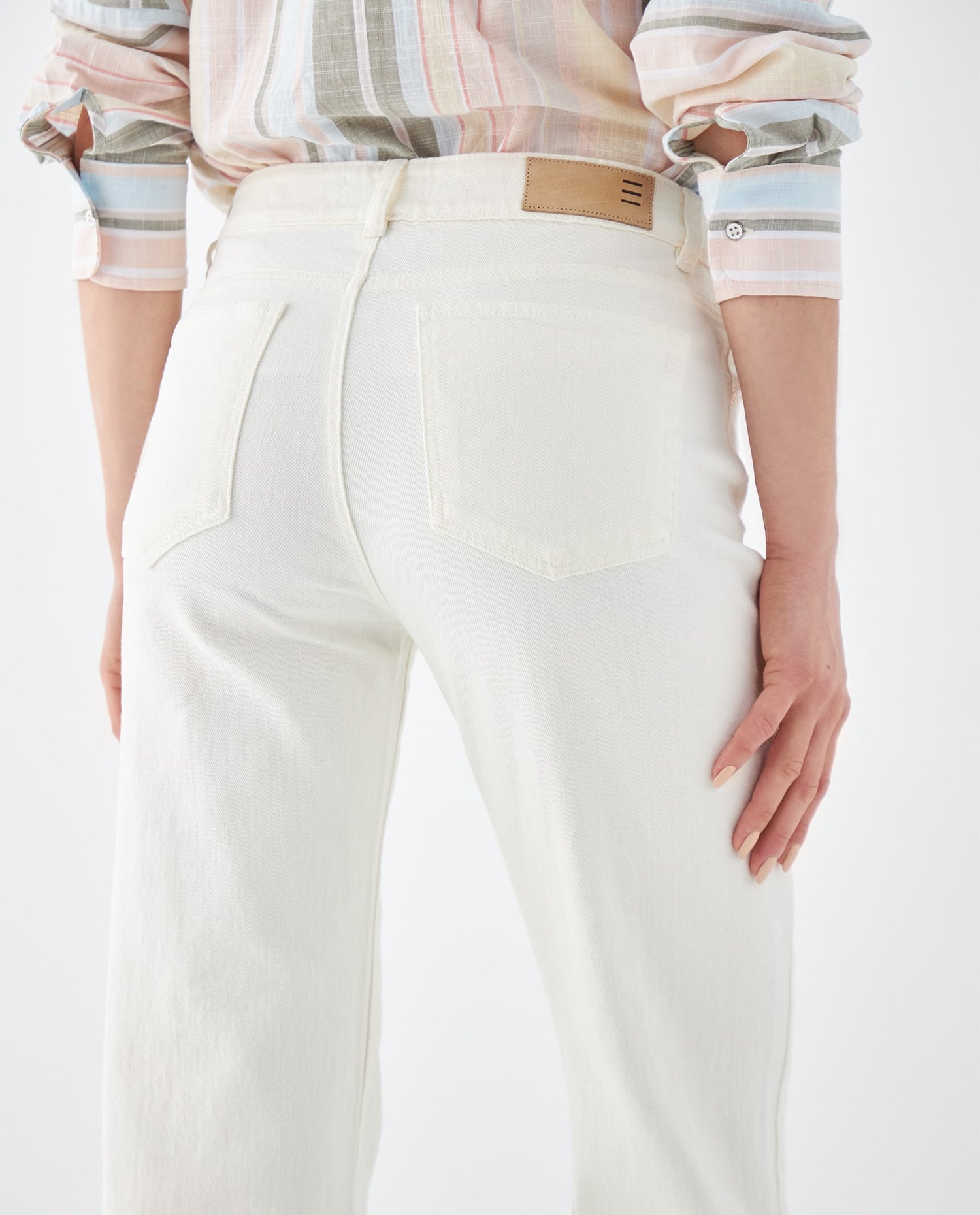 Jean Straight con ruedo al corte para mujer - Crudo