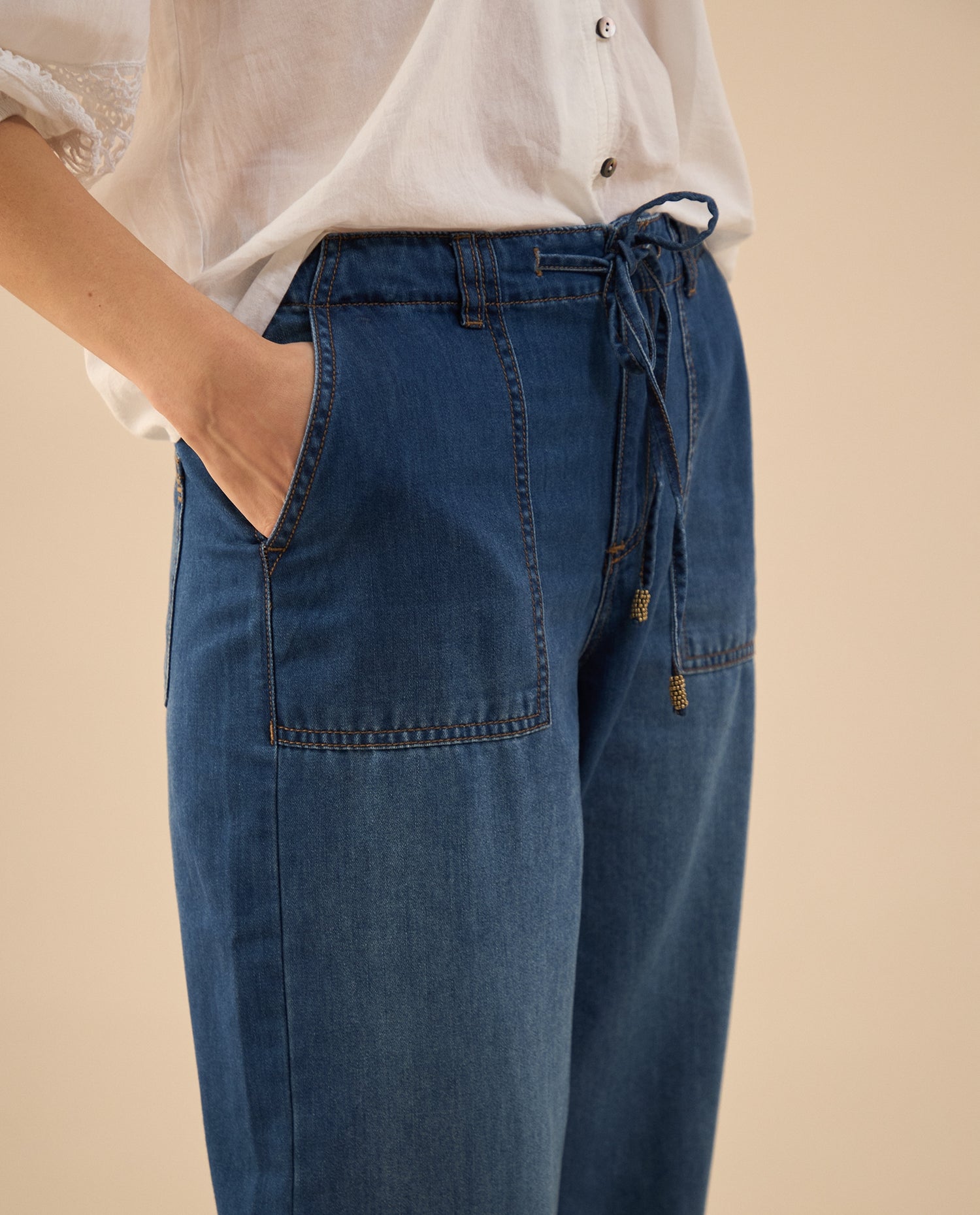 Jean tipo jogger tono oscuro para mujer - Azul