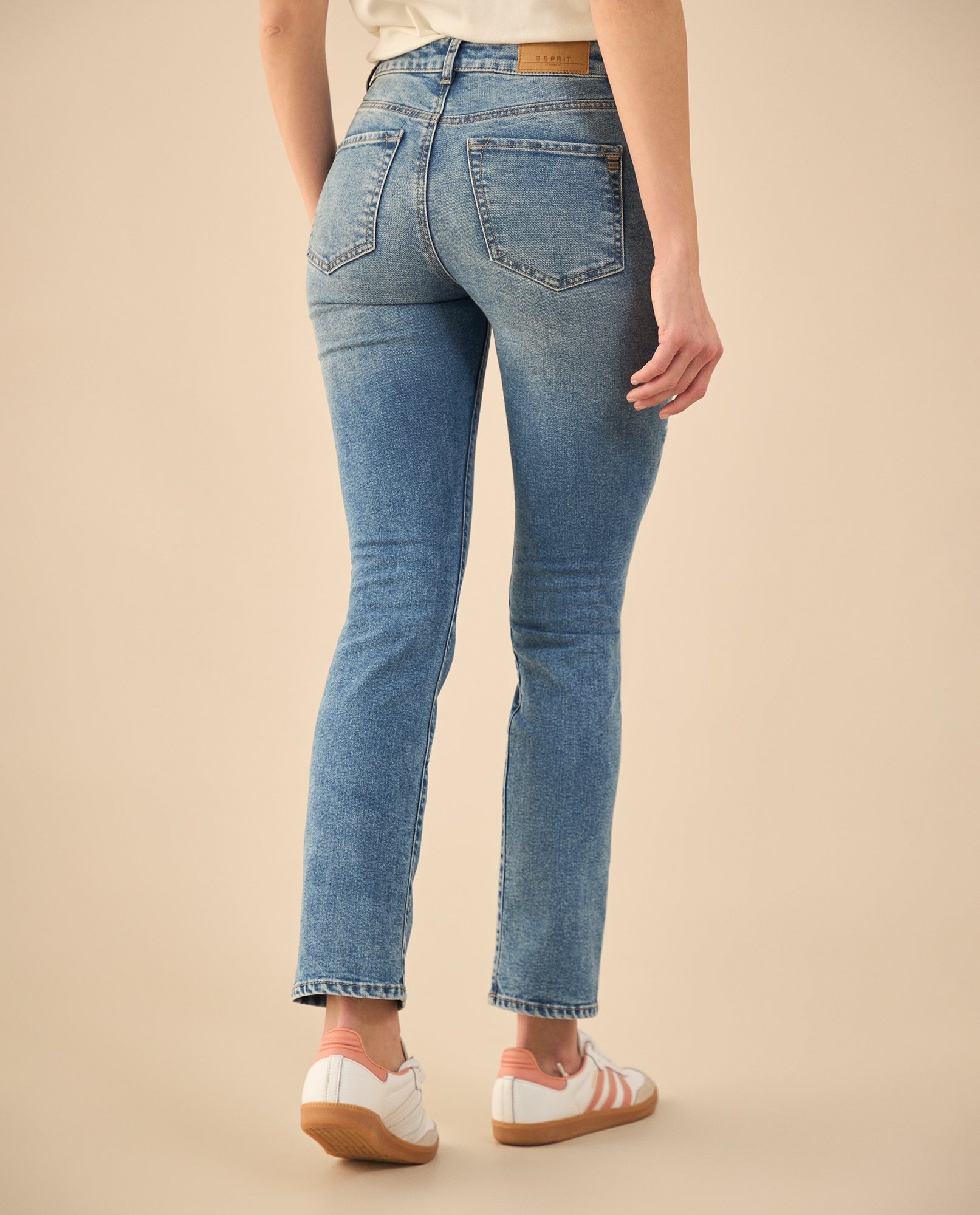 Jean de bota recta y cinco bolsillos para mujer - Azul 34_672G013_AZU174027_4