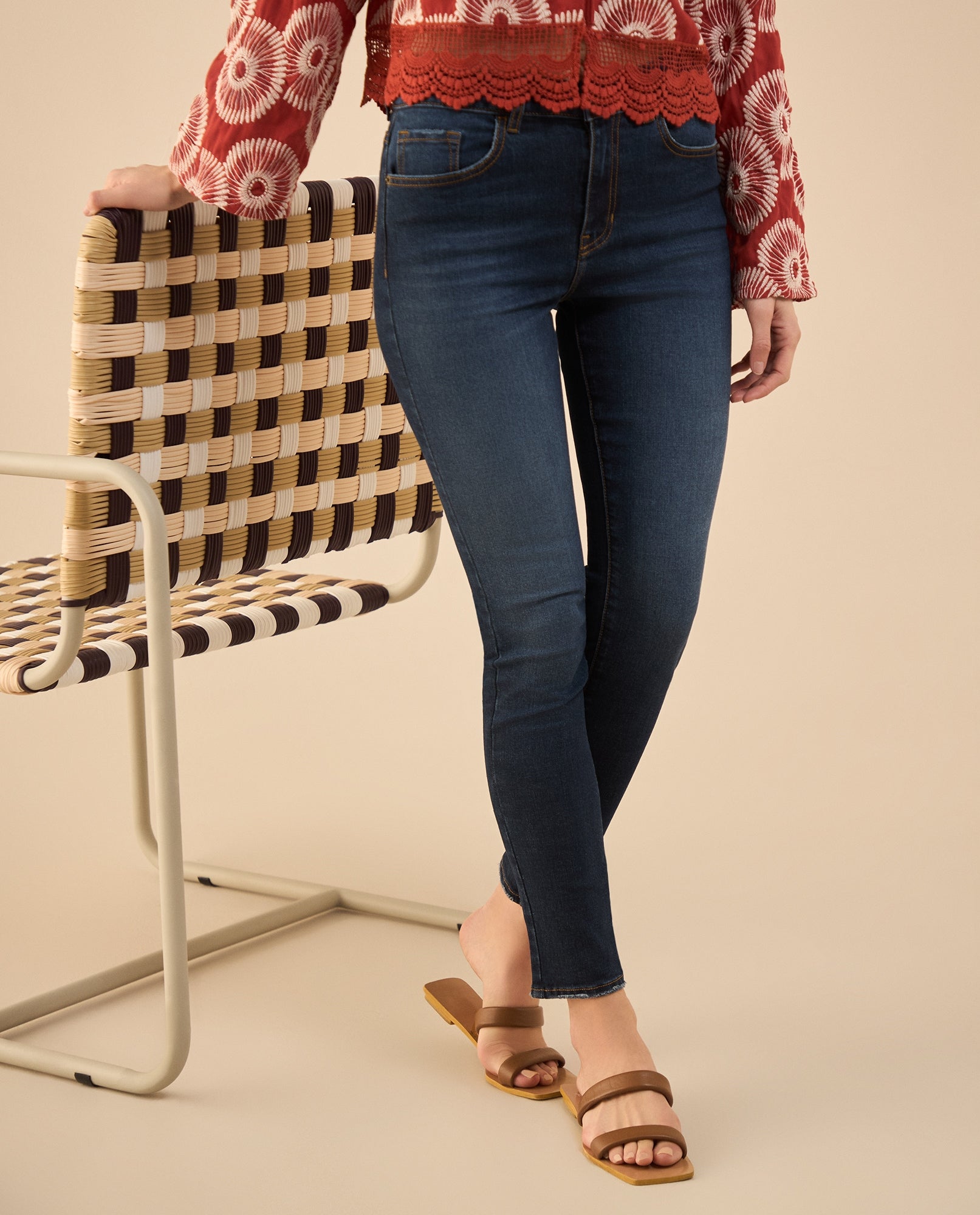 Jean Skinny tono oscuro para mujer - Azul 34_672G015_AZU193933_3
