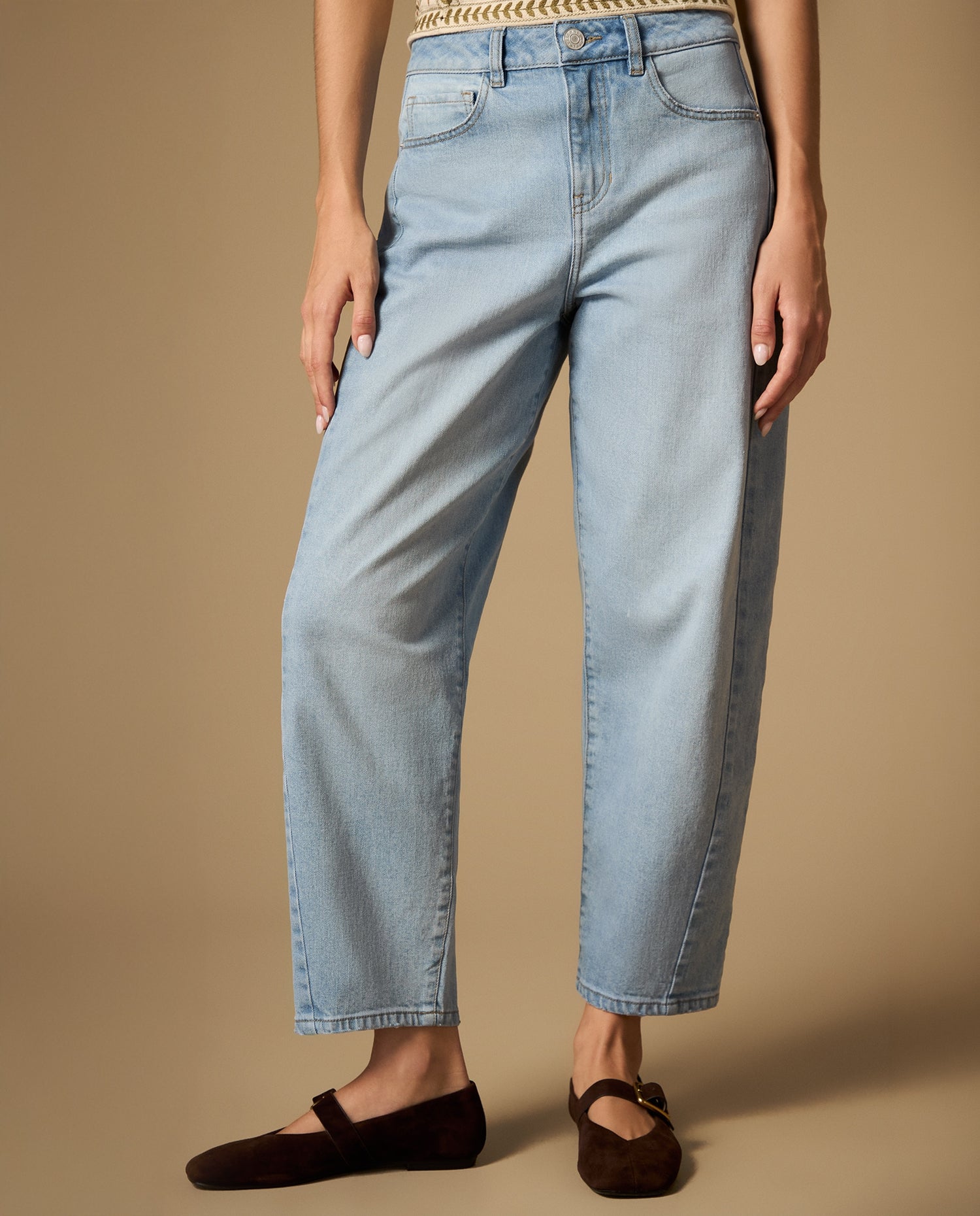 Jean barrel tiro medio silueta curva - Azul