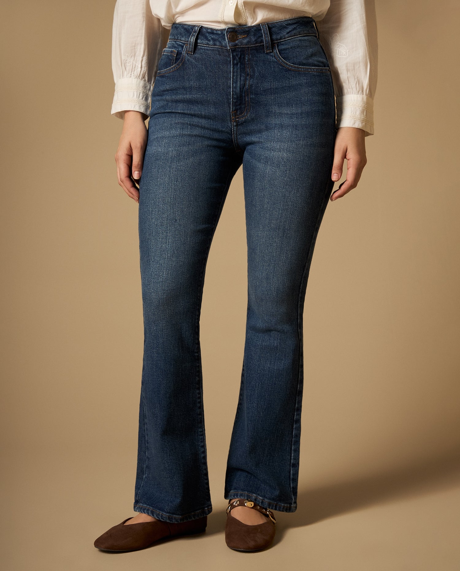 Jean flare largo regular tiro medio - Azul