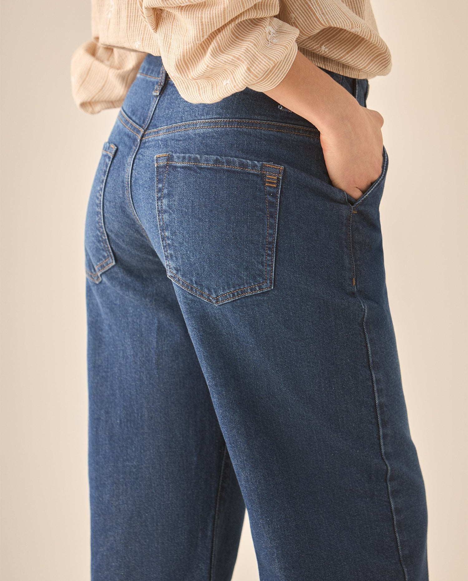 Jean de largo cropped tono medio para mujer - Azul