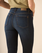 Jean Boot Cut tono oscuro para mujer - Azul