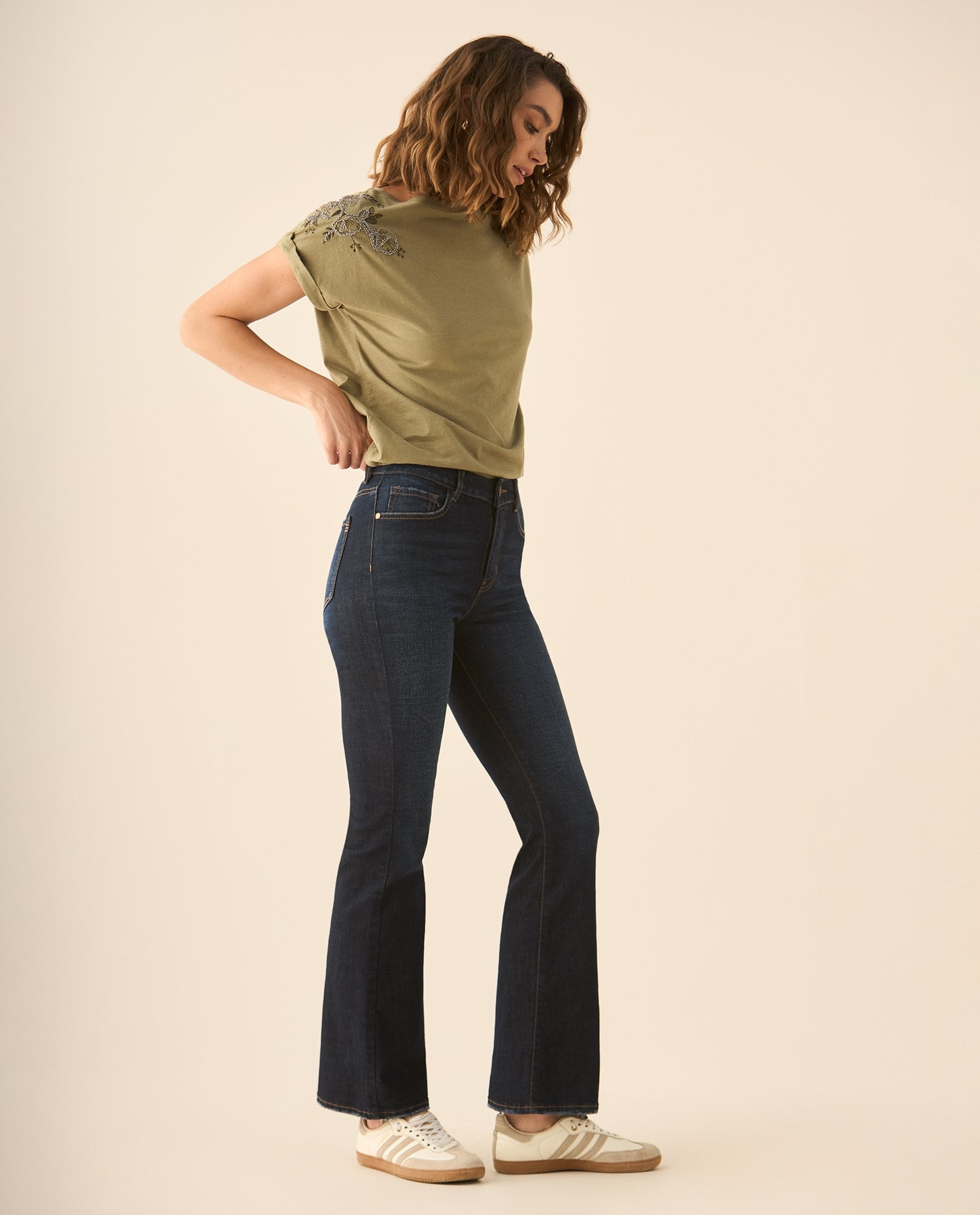 Jean Boot Cut tono oscuro para mujer - Azul