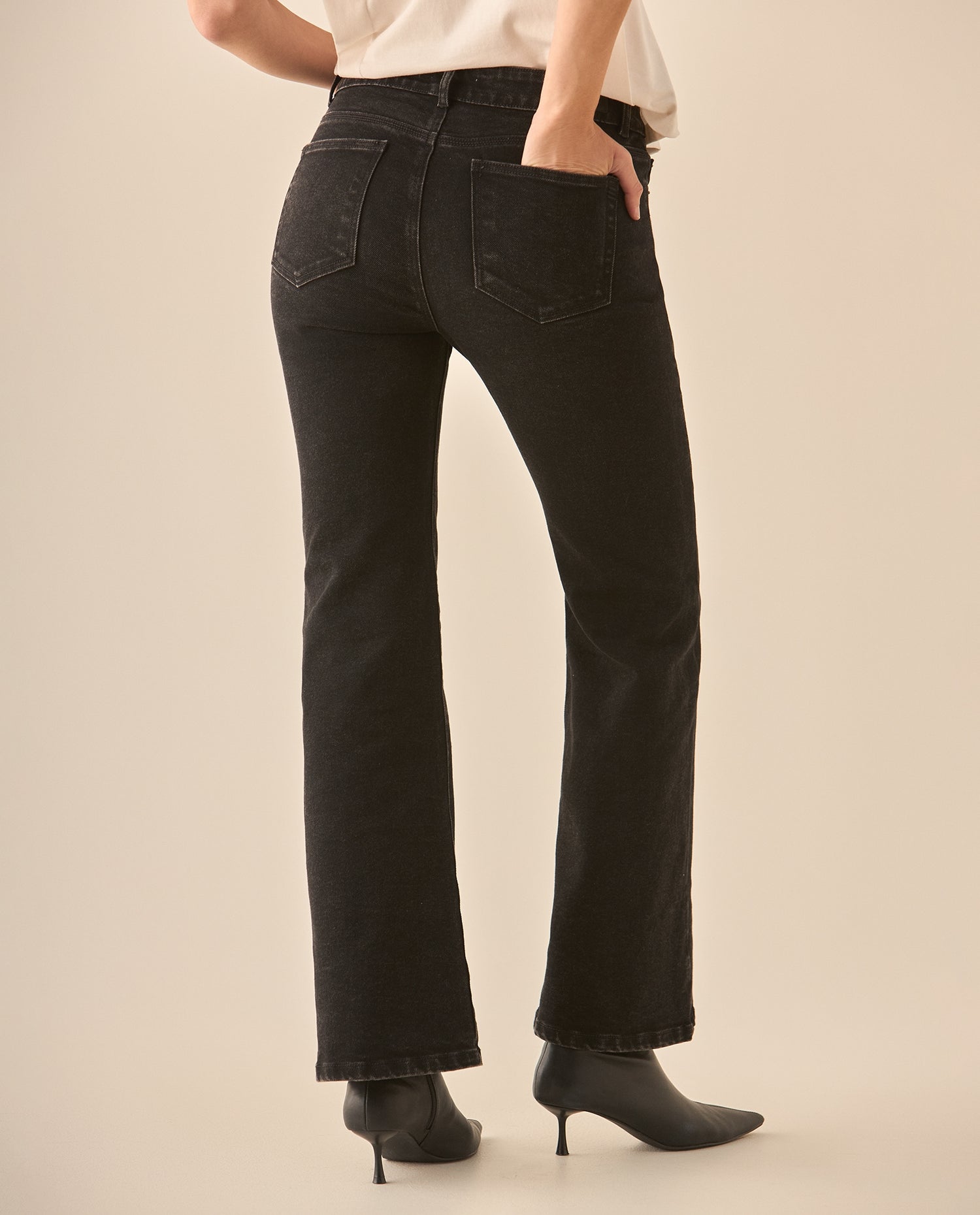 Jean Boot Cut en black denim para mujer - Negro