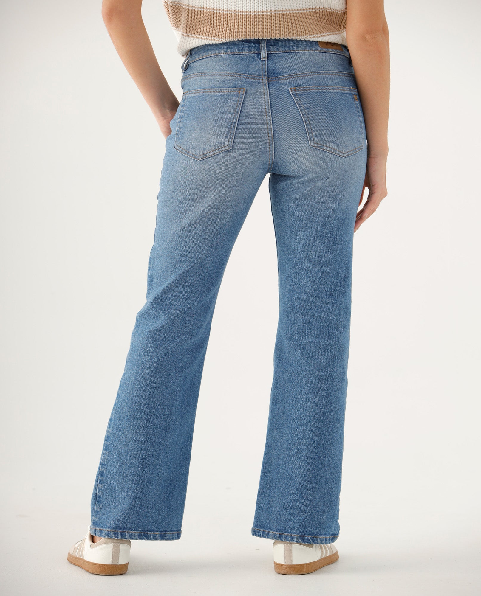 Jean Bootcut para mujer - Azul 34_679F007_AZU174027_4