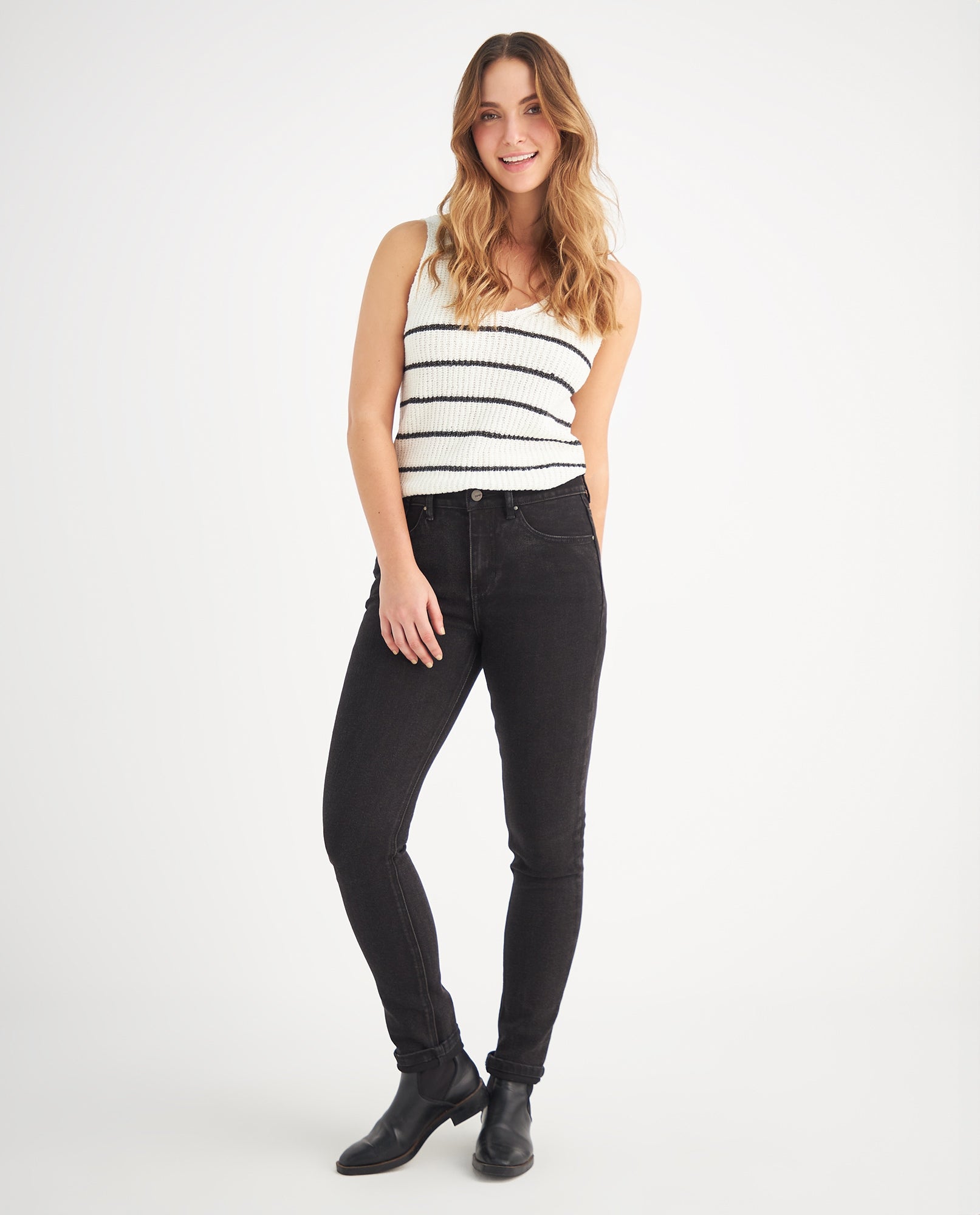 Jean Skinny en black denim para mujer - Negro 34_679F036_NEG193909_6