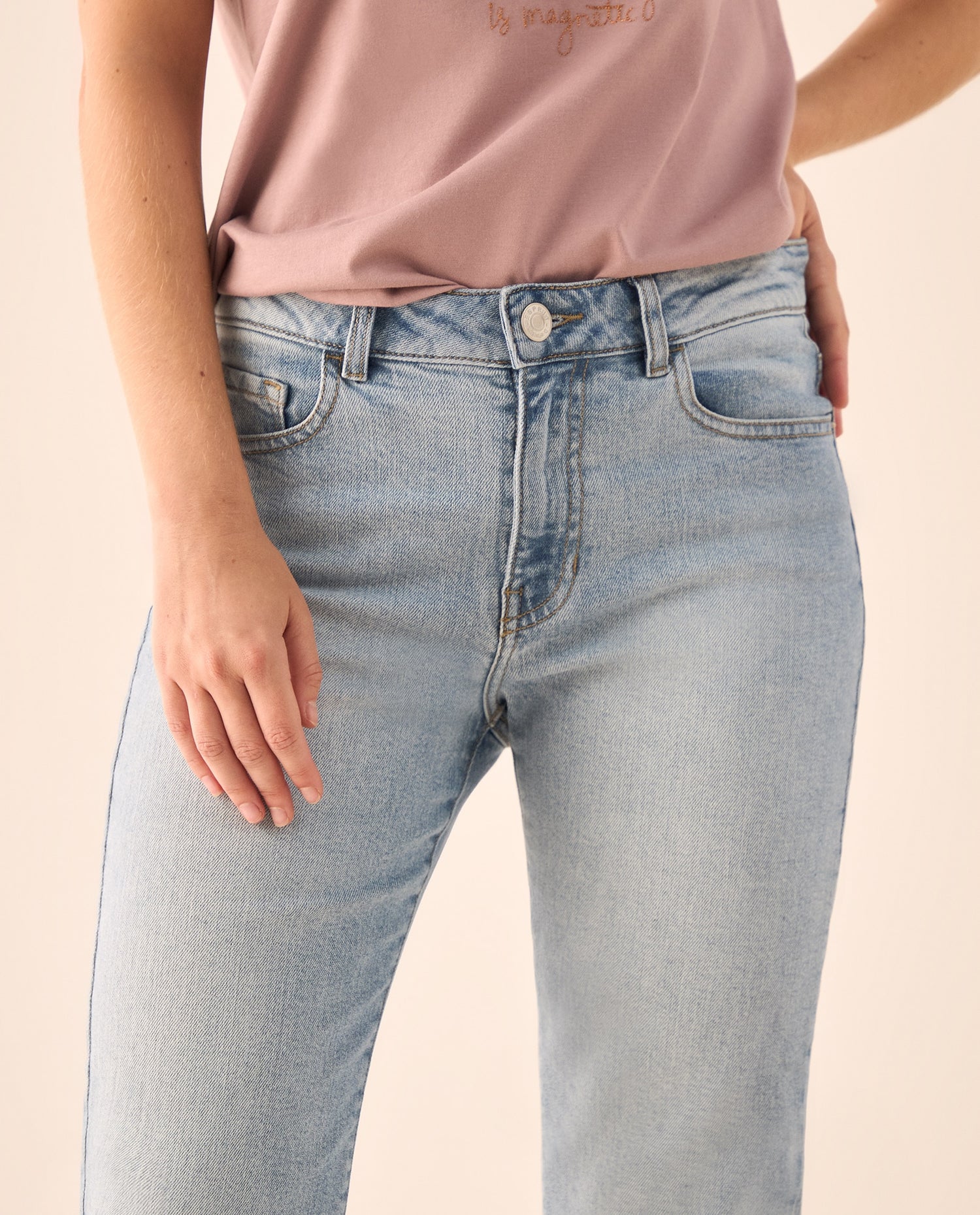 Jean Straight Azul Claro con Lavado Vintage - Azul