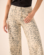 Jean Wide Leg Estampado Serpiente Beige - Gris