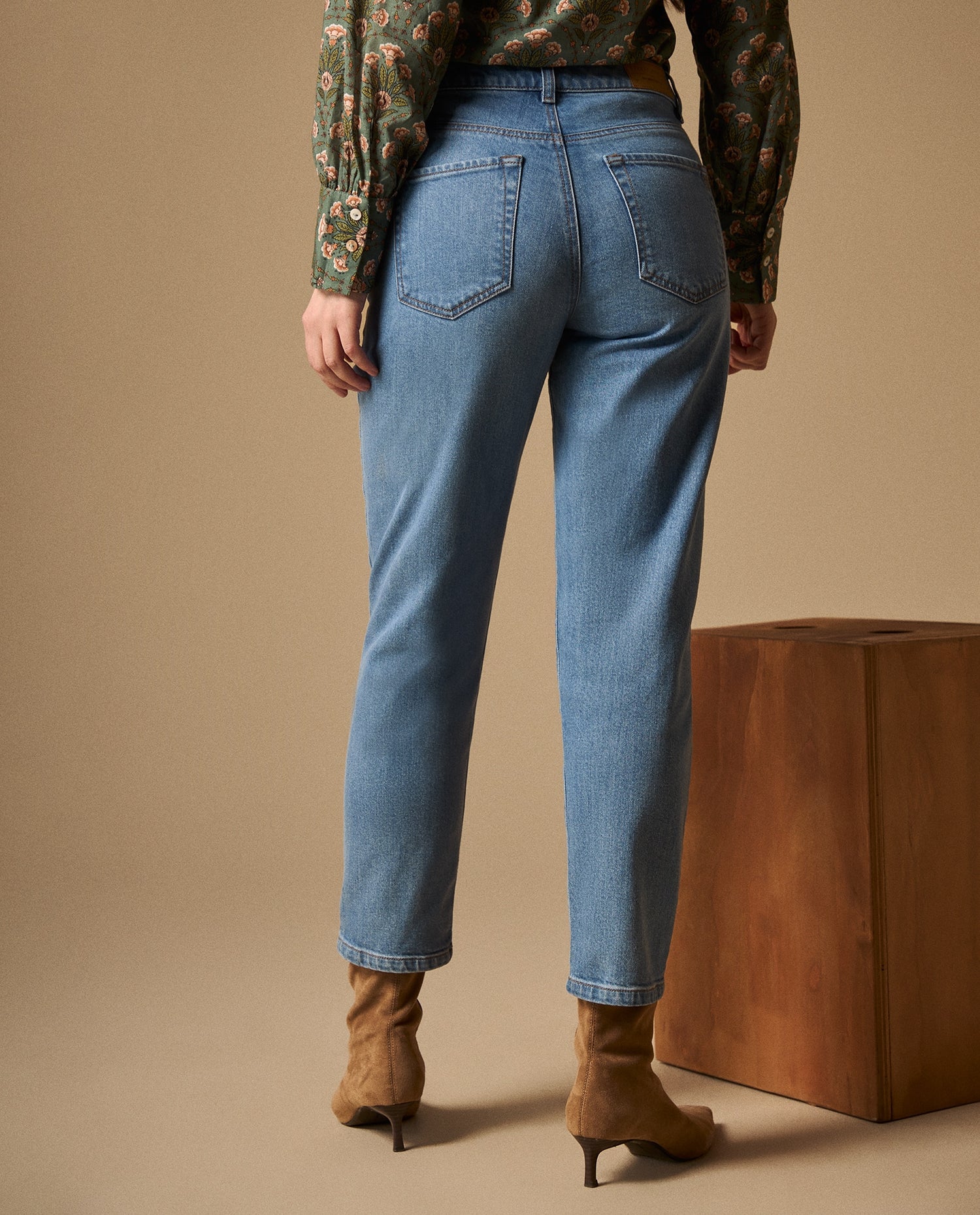 Jean Mom Azul Claro Tiro Alto - Azul