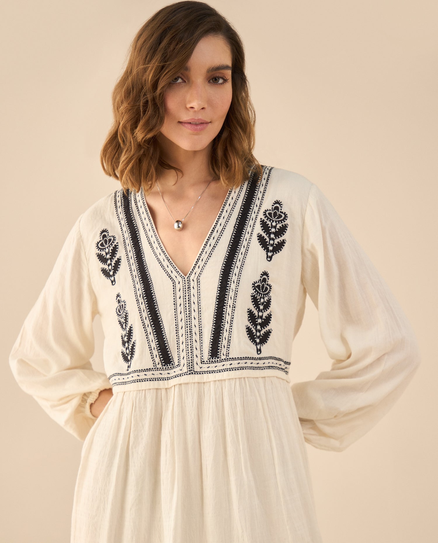 Vestido corto con escote en V para mujer - Crudo
