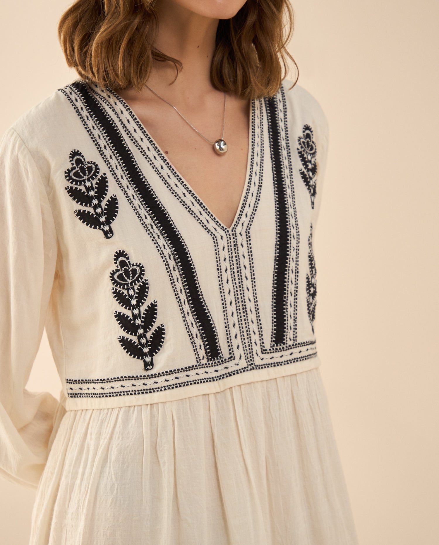Vestido corto con escote en V para mujer - Crudo