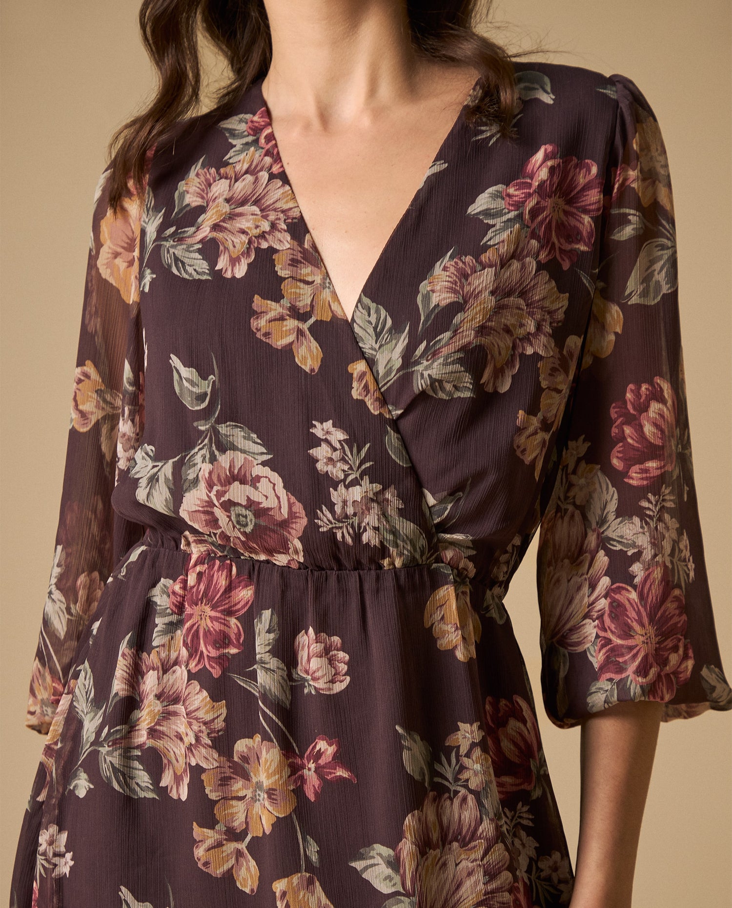 Vestido corto manga larga con silueta fluida - Morado