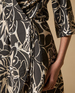 Vestido corto de tejido fluido con manga larga - Negro