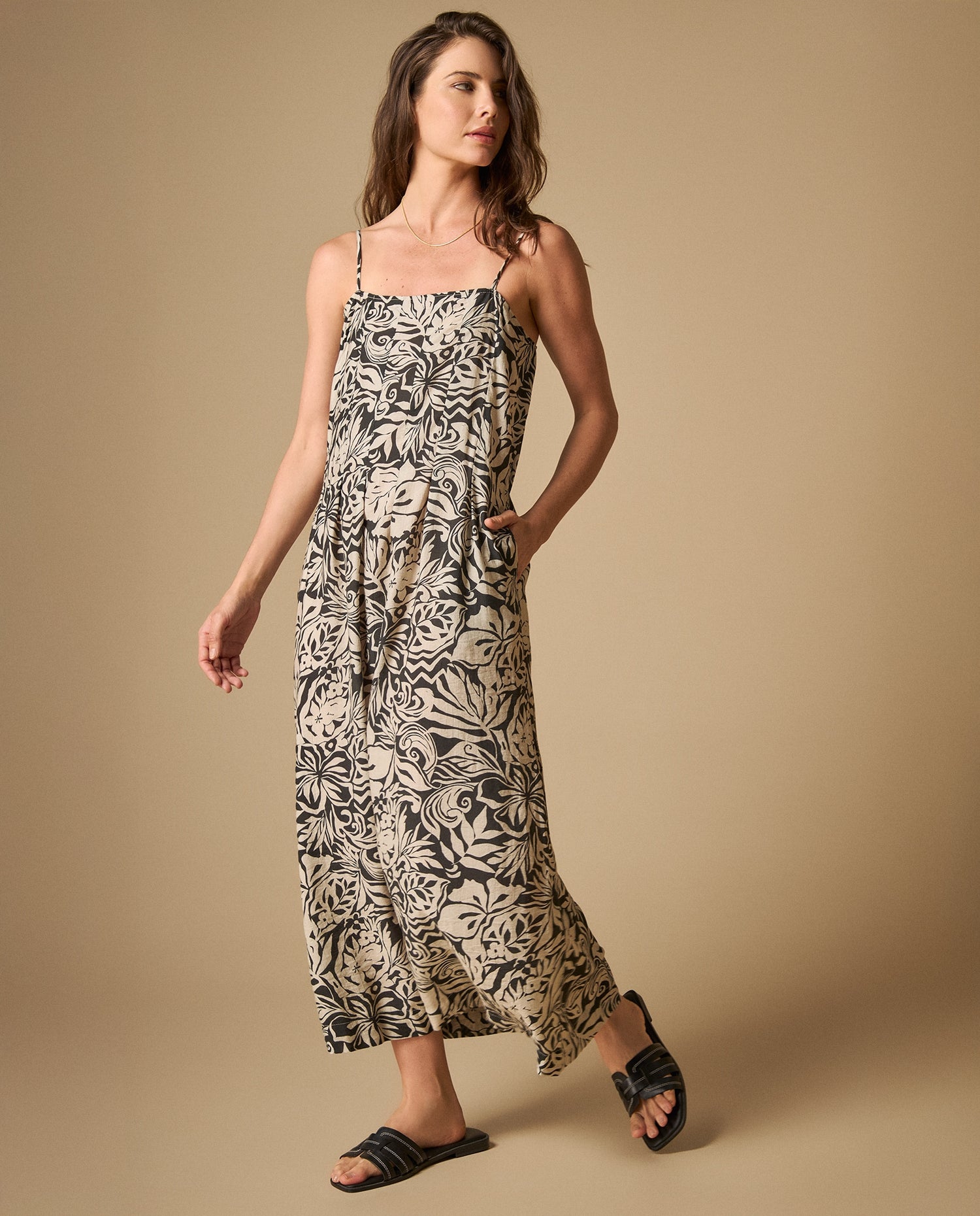 Vestido largo de tiras con caída fluida - Crudo