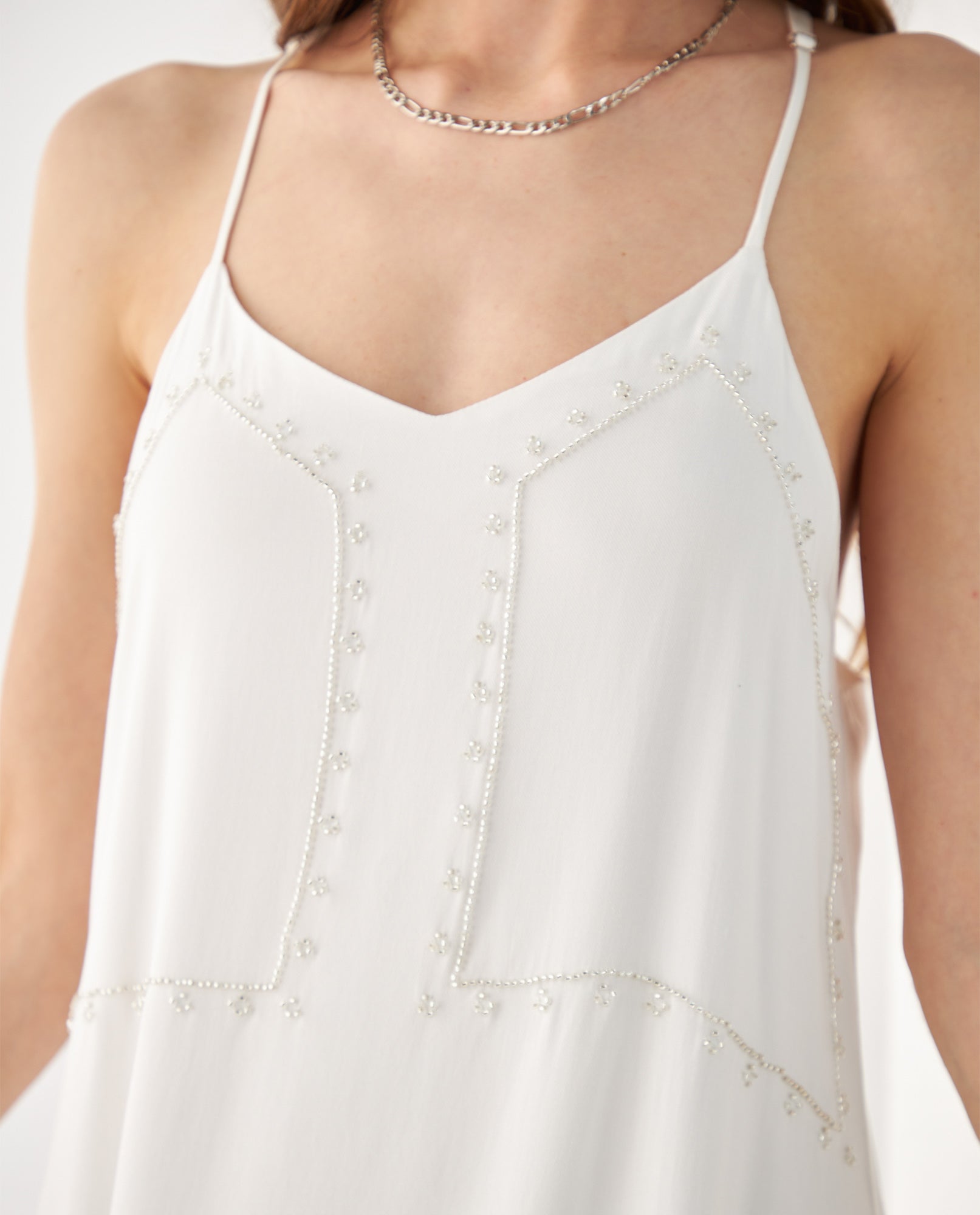 Vestido con apliques decorativos - Crudo 34_692F007_CRU110602_5