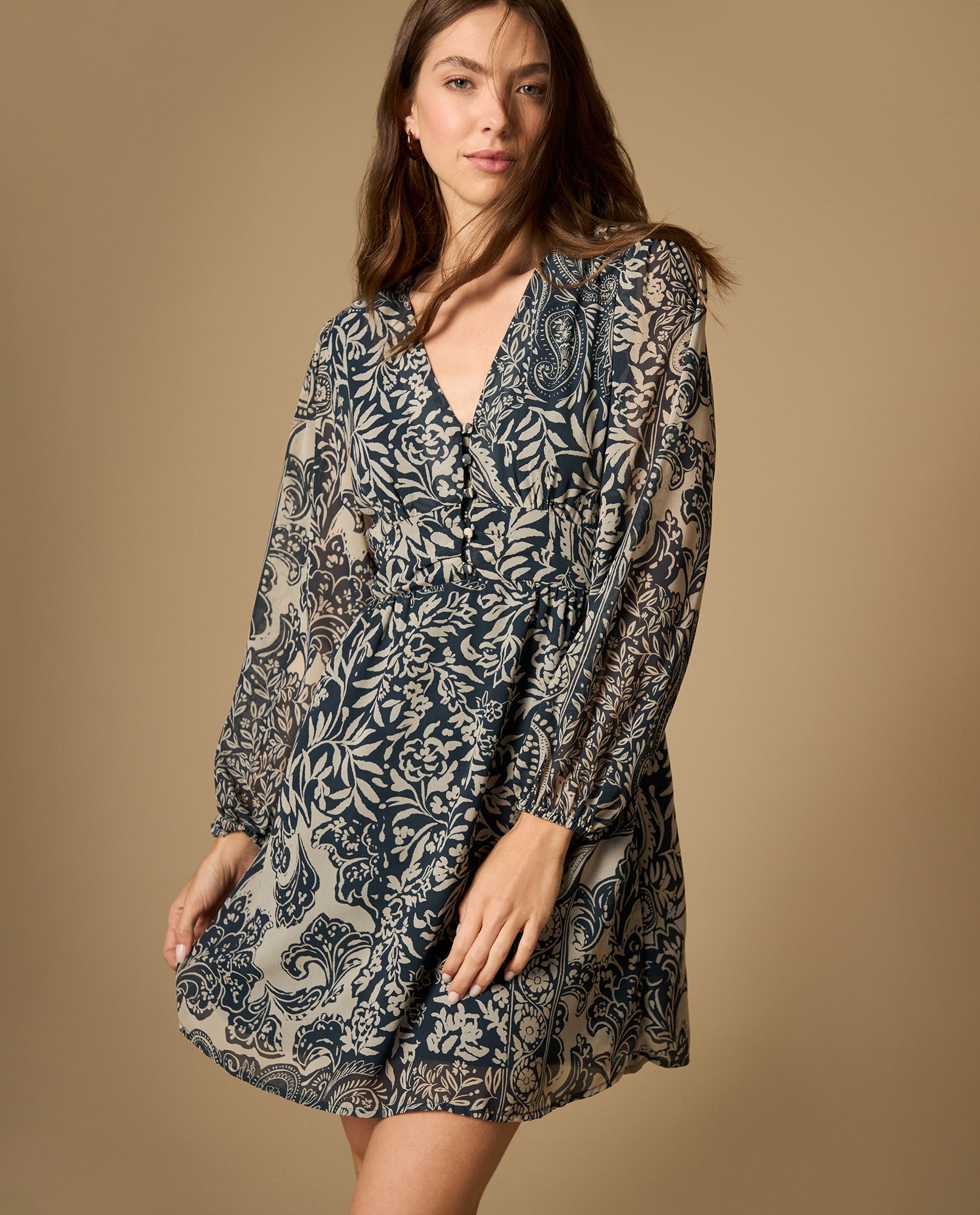 Vestido corto con diseño paisley y cintura fruncida - Azul 34_692H000_AZU194129_0