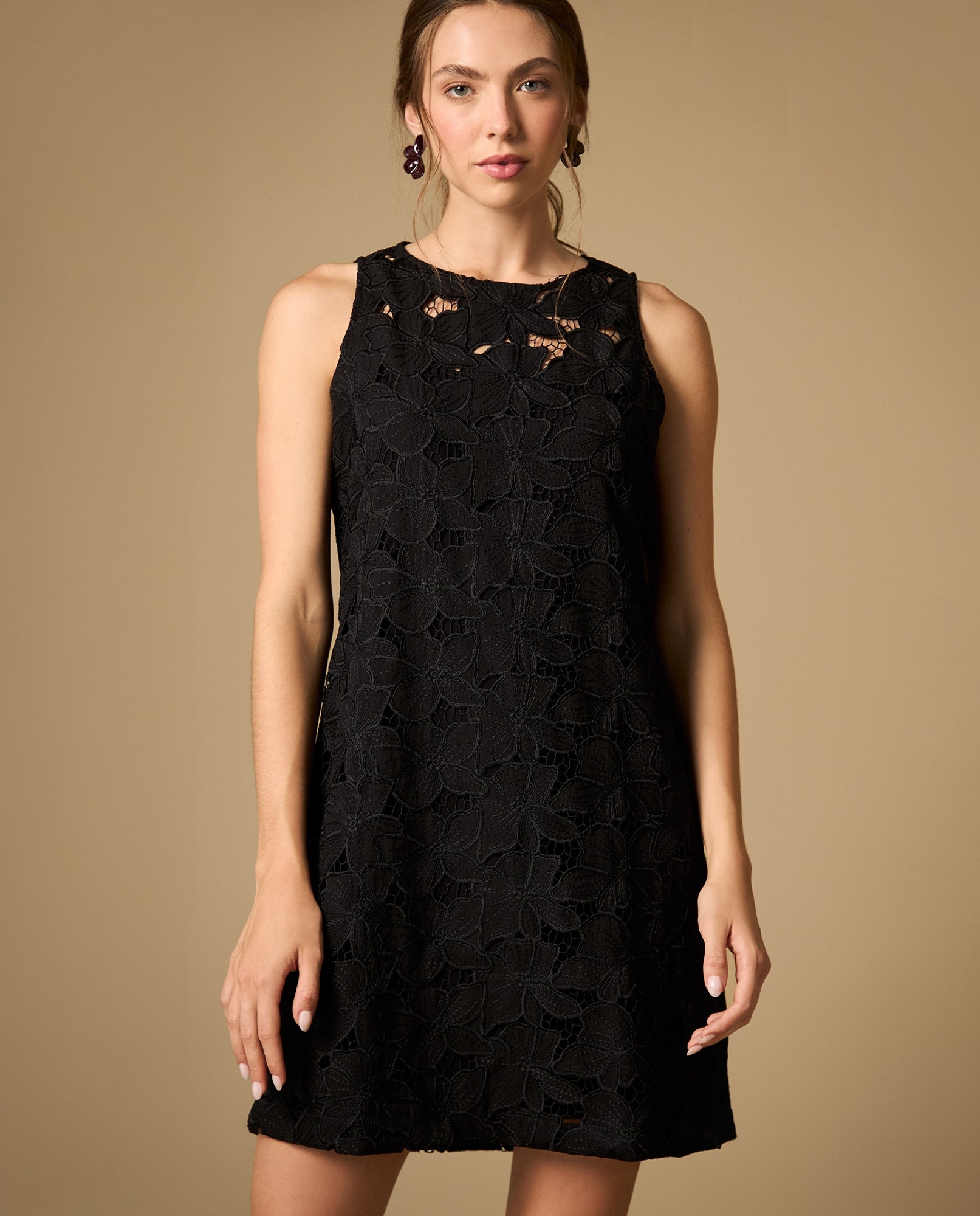 Vestido corto manga sisa con detalles de textura - Negro 34_692H006_NEG190303_0