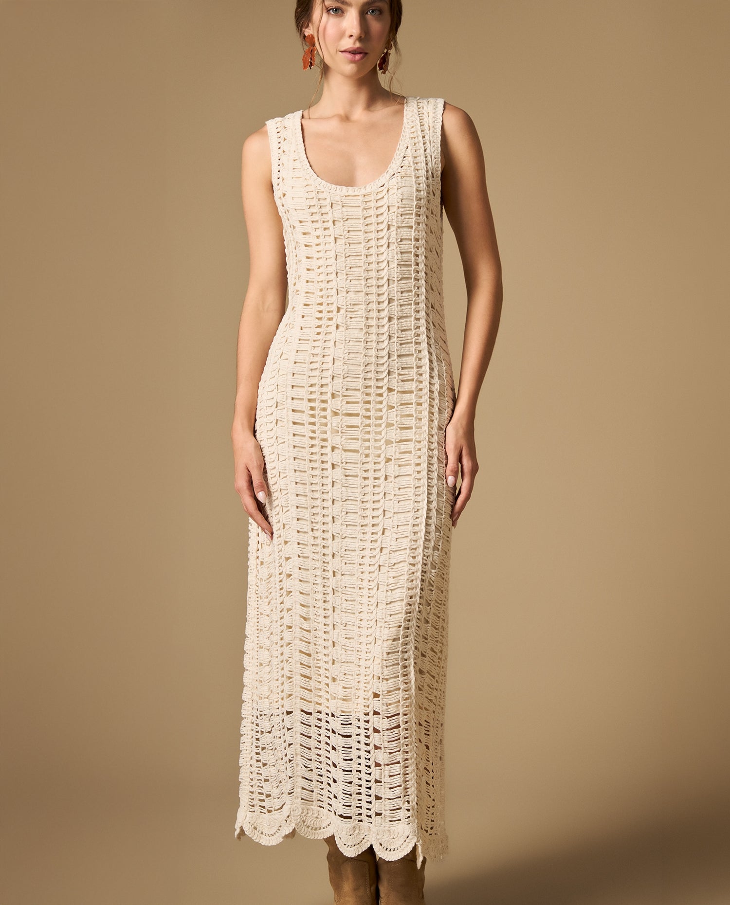 Vestido corto estampado de manga larga con escote en V - Beige