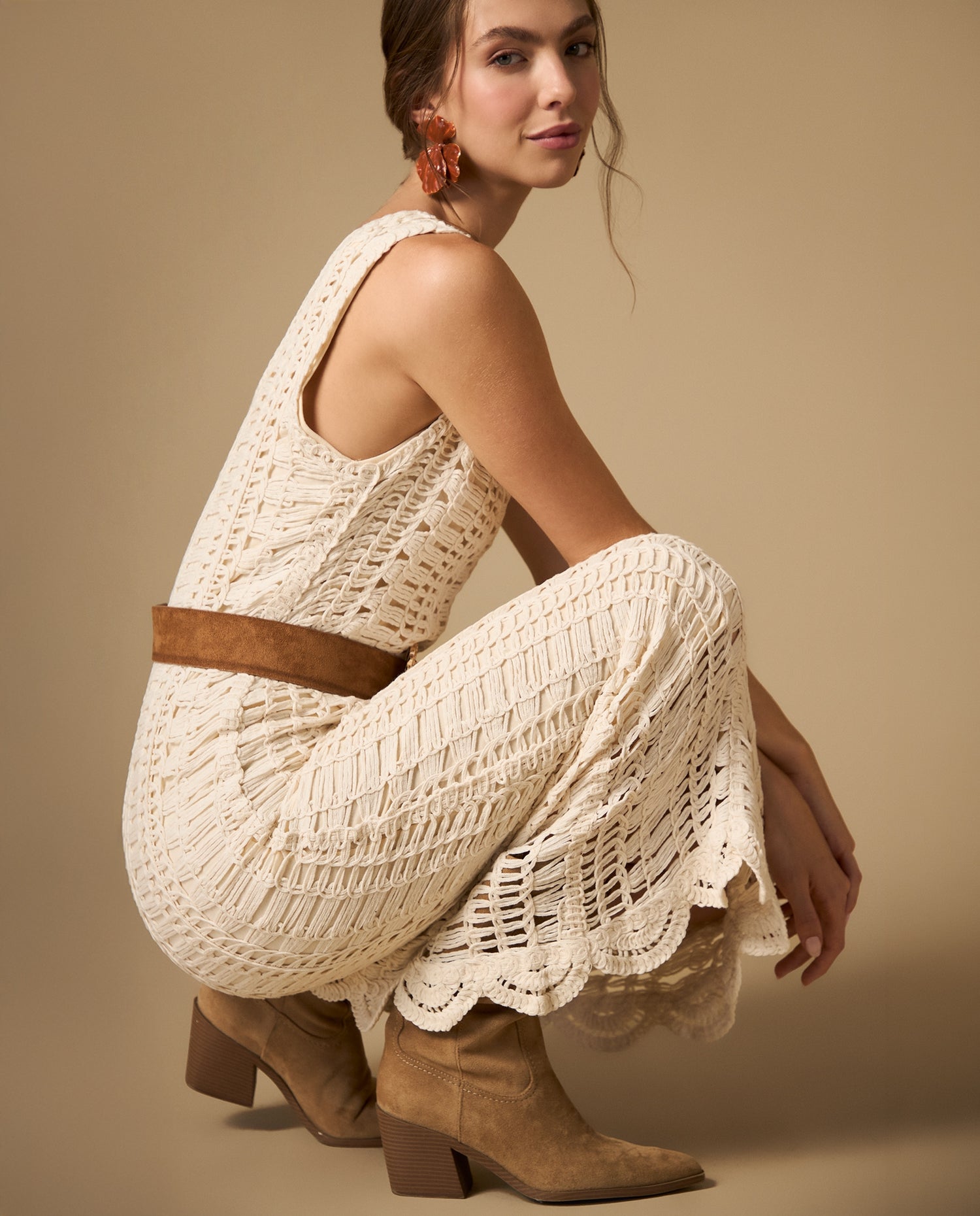 Vestido corto estampado de manga larga con escote en V - Beige