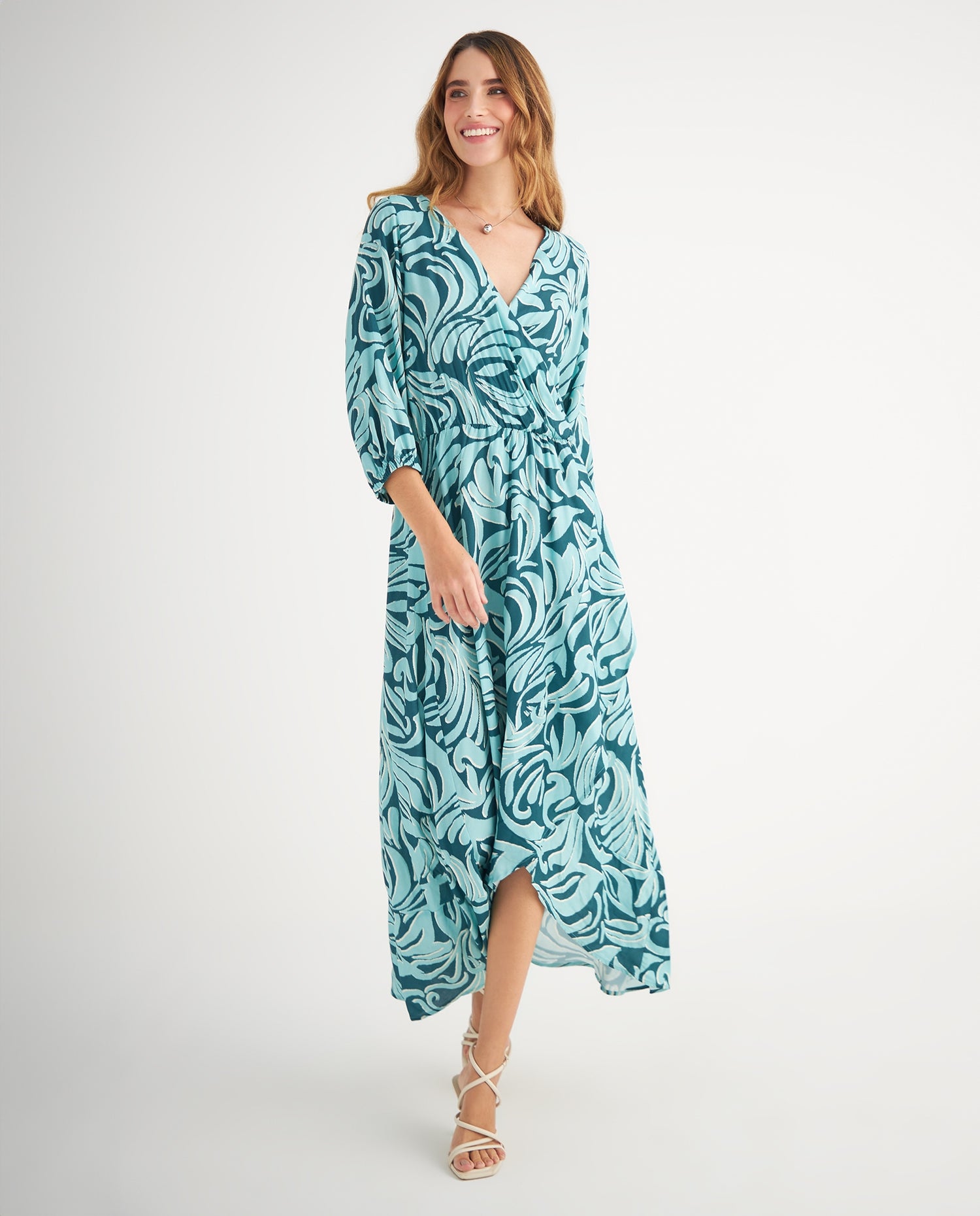Vestido con diseño cruzado en frente - Verde