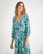 Vestido con diseño cruzado en frente - Verde