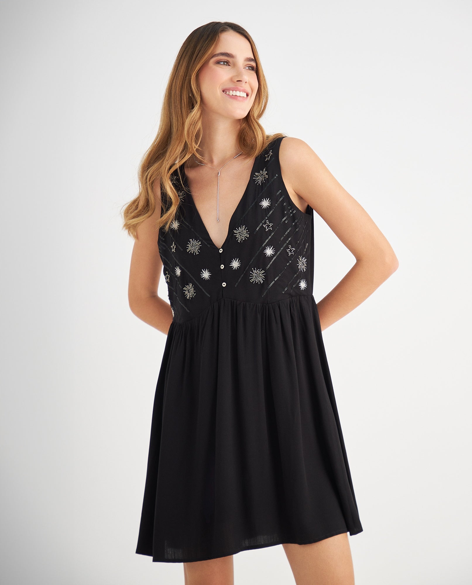 Vestido con apliques para mujer - Negro 34_699F007_NEG190303_3