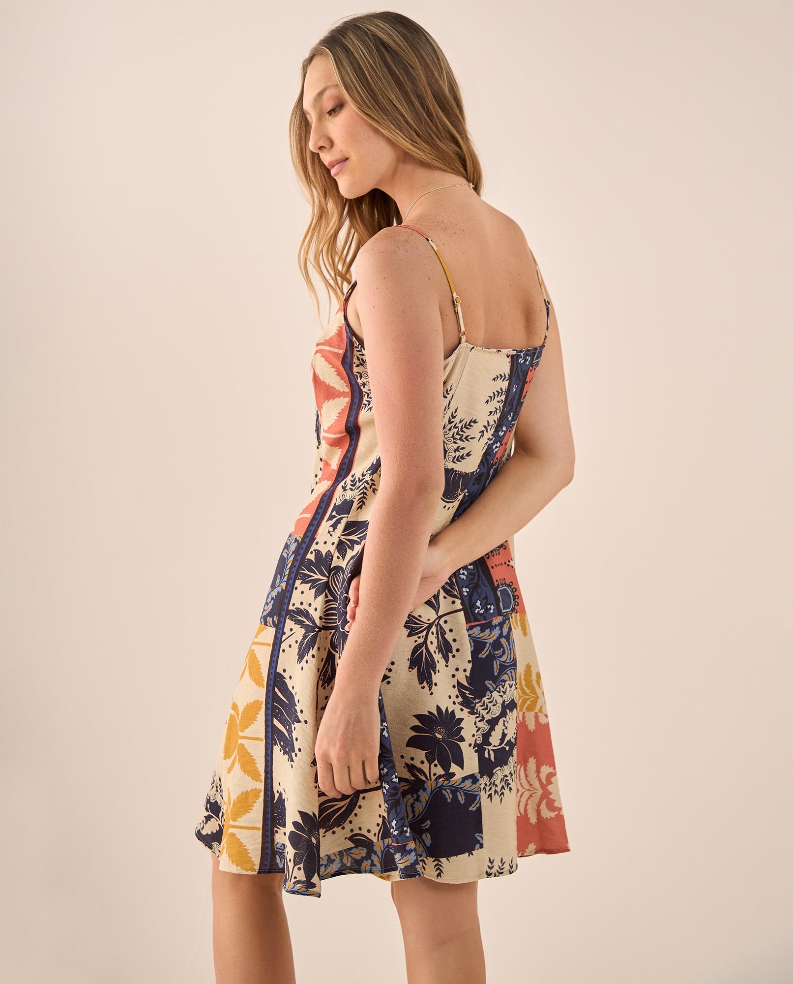 Vestido Patchwork Floral con Tirantes Ajustables - Blanco 34_699G003_BLA110601_6