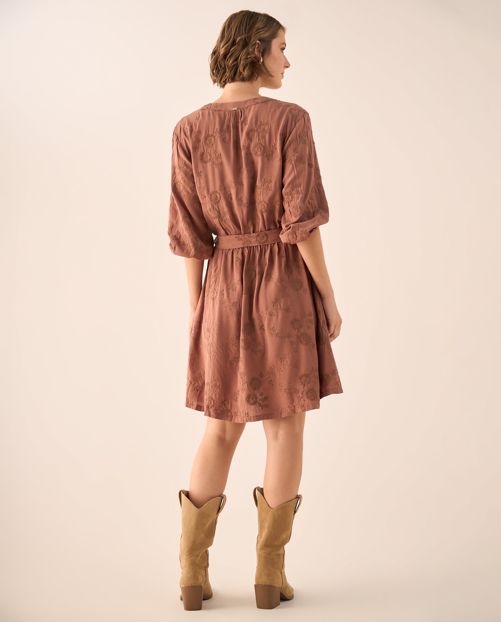 Vestido Marrón con Bordados Florales - Café 34_699G010_CAF181320_5