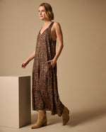 Vestido Largo Animal Print con Tirantes Cruzados - Beige