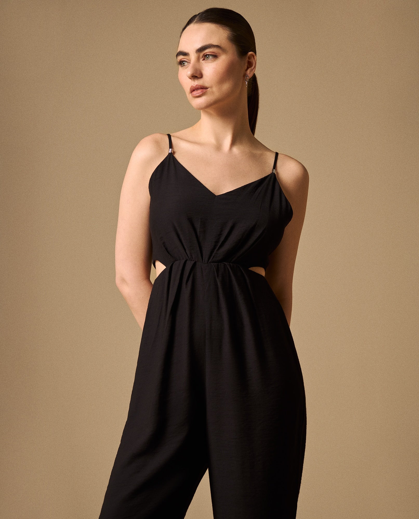 Enterizo Beige con Detalle Cut-Out Lateral - Negro 34_699G020_NEG190303_3