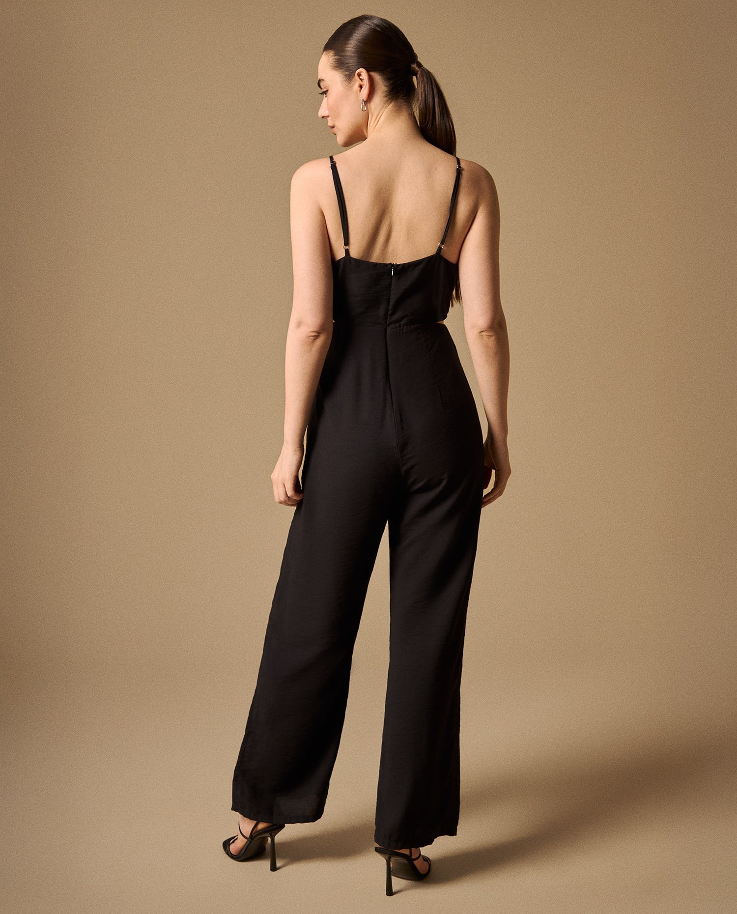 Enterizo Beige con Detalle Cut-Out Lateral - Negro