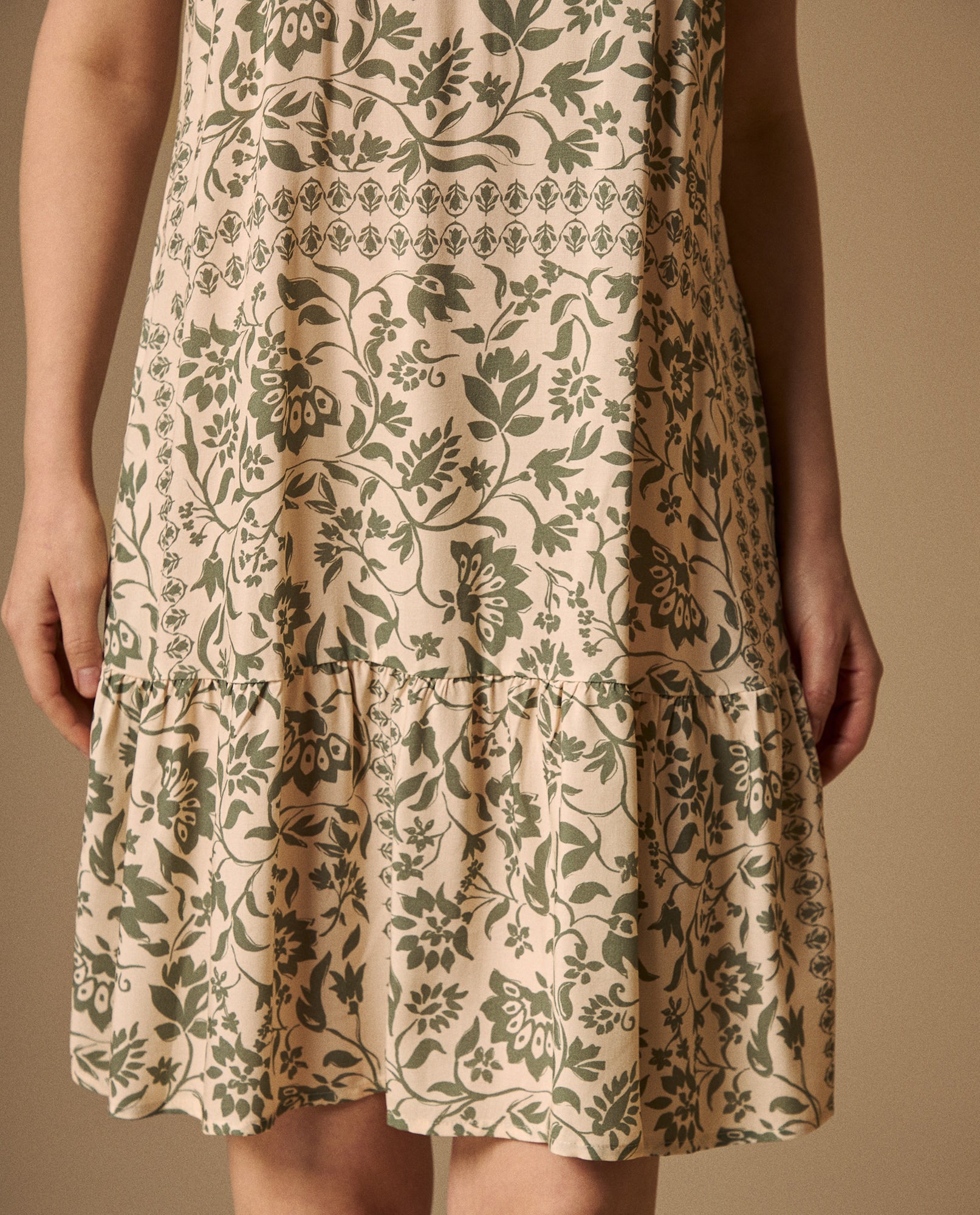 Vestido Floral con Volante - Blanco 34_699G022_BLA114202_4
