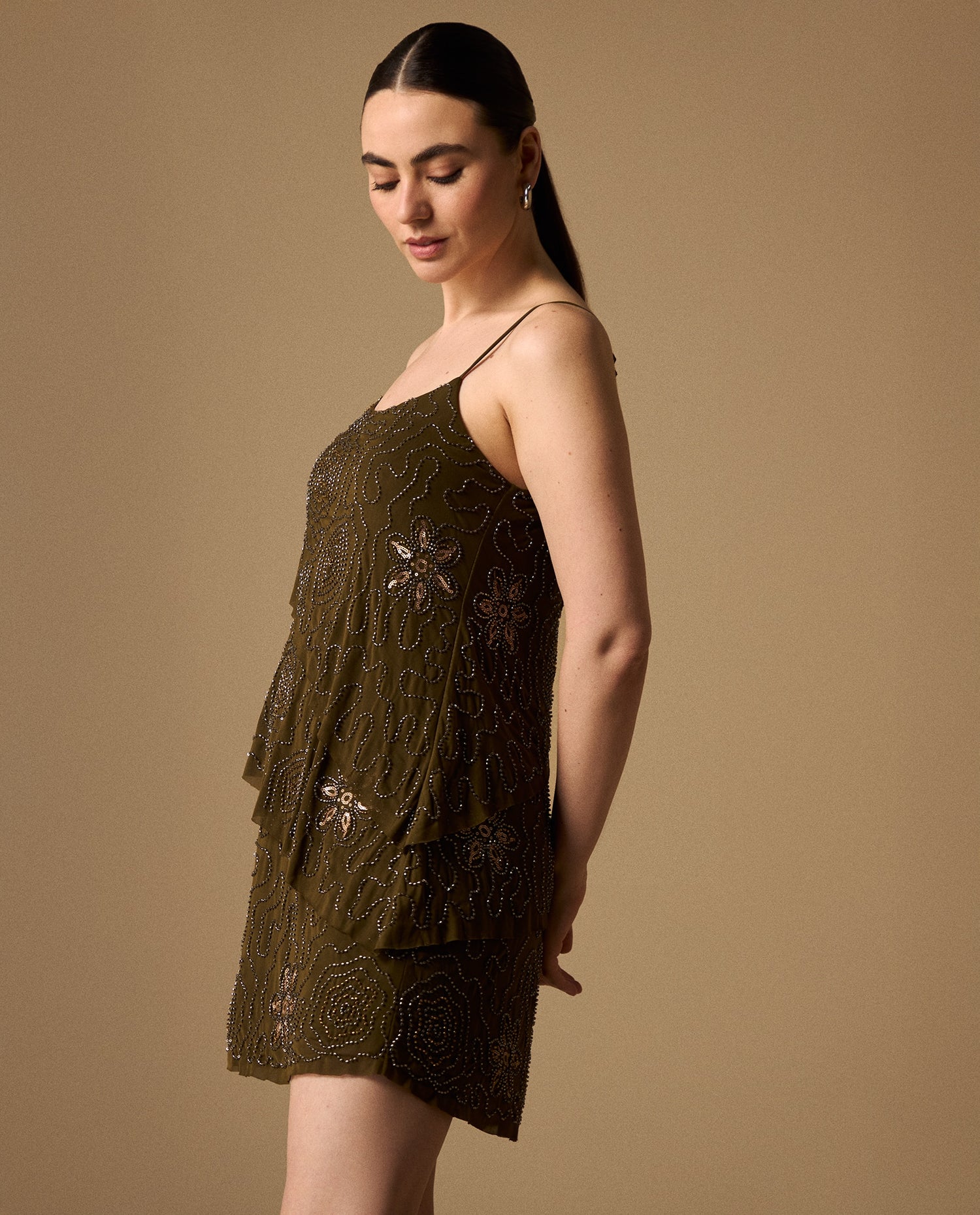 Vestido Bordado con Aplicaciones Florales - Verde