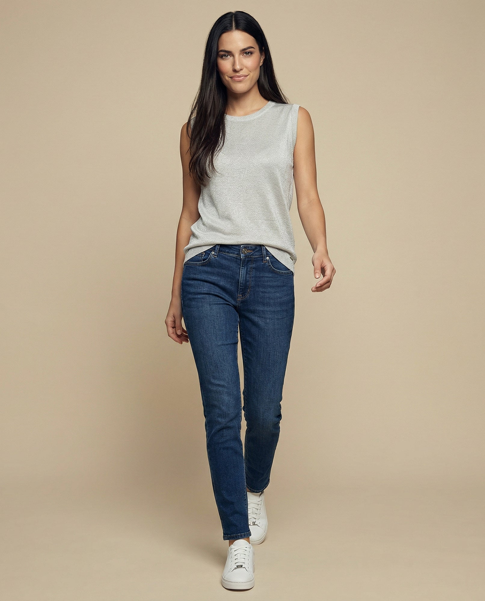 Camiseta manga corta con acabado brillante - Gris 34_902H000_GRI144804_5