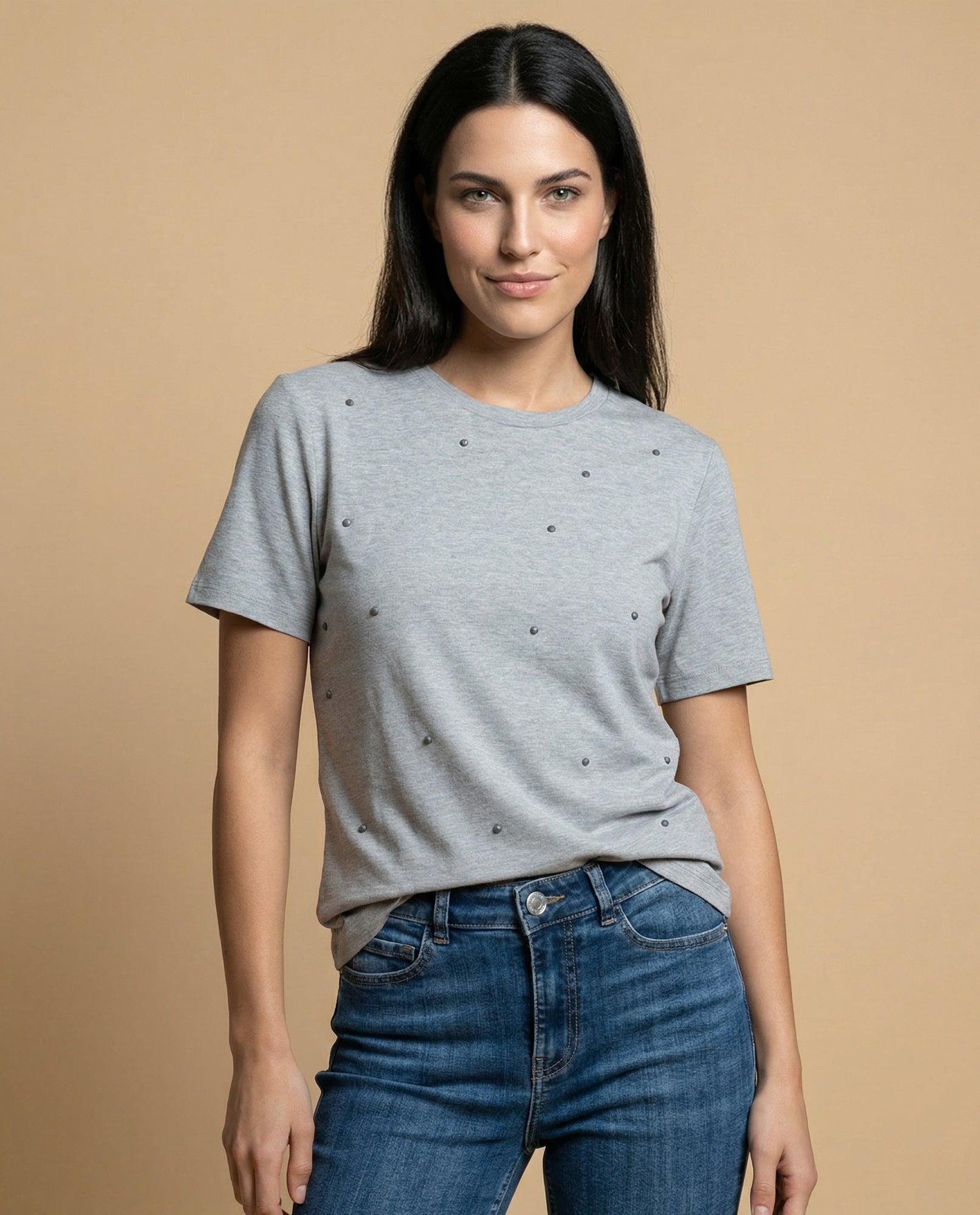 Camiseta manga corta con aplicaciones metálicas - Gris 34_902H010_GRI144503_0
