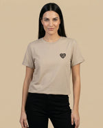 Camiseta cuello redondo con bordado en pecho - Café