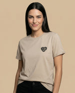 Camiseta cuello redondo con bordado en pecho - Café