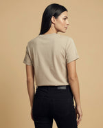 Camiseta cuello redondo con bordado en pecho - Café