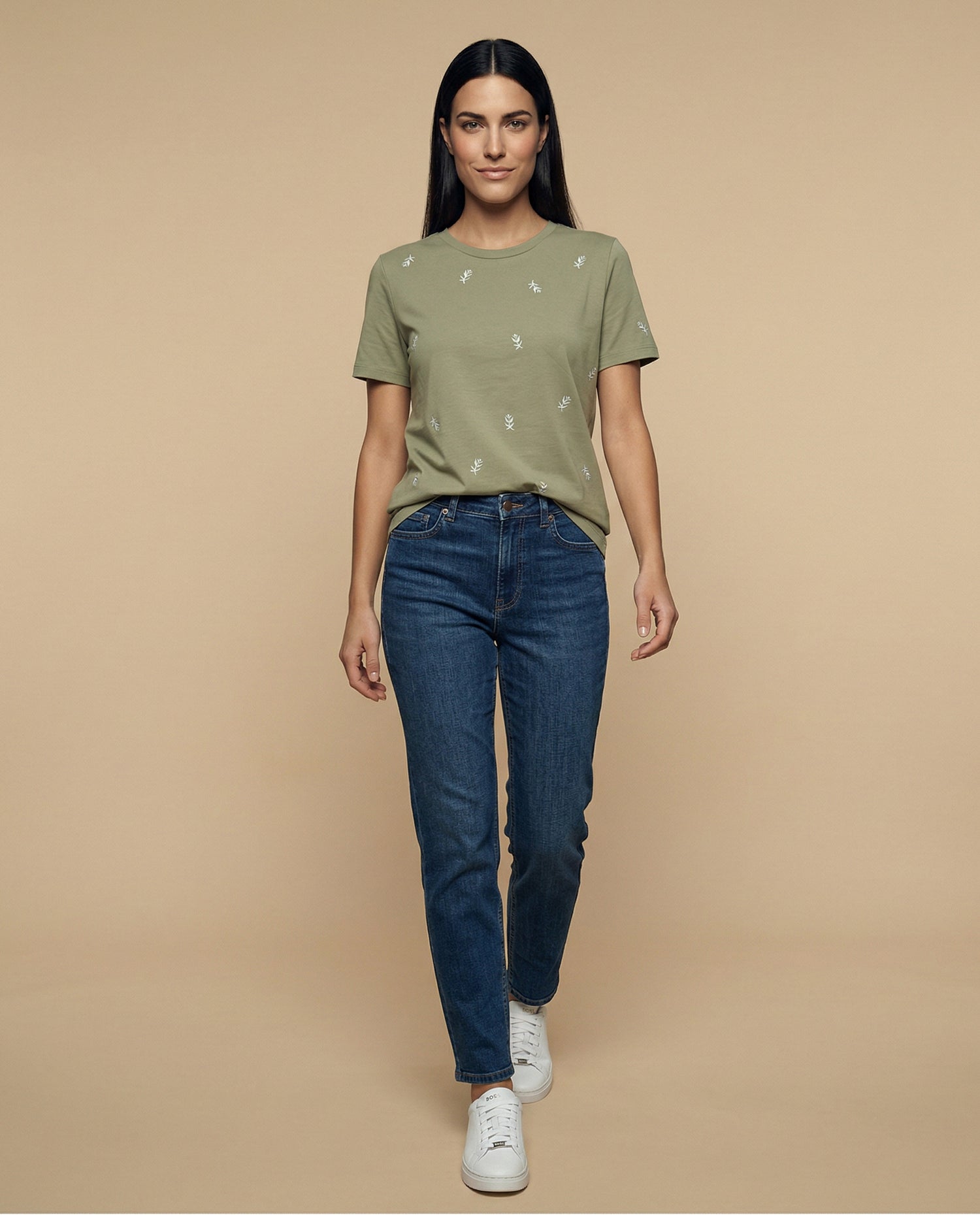 Camiseta bordada cuello redondo manga corta - Verde