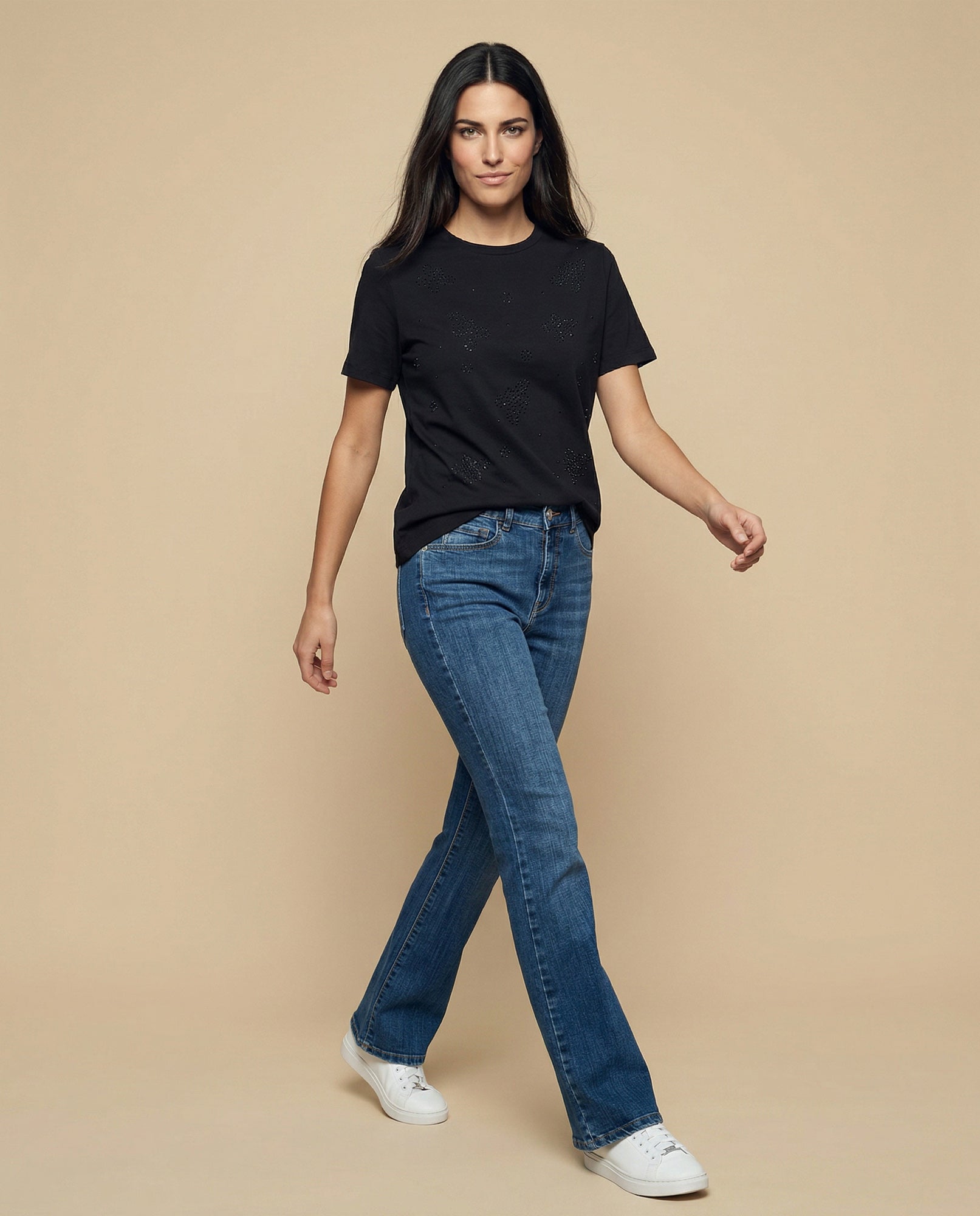 Camiseta bordada manga corta con largo extendido - Negro 34_905H027_NEG190303_5