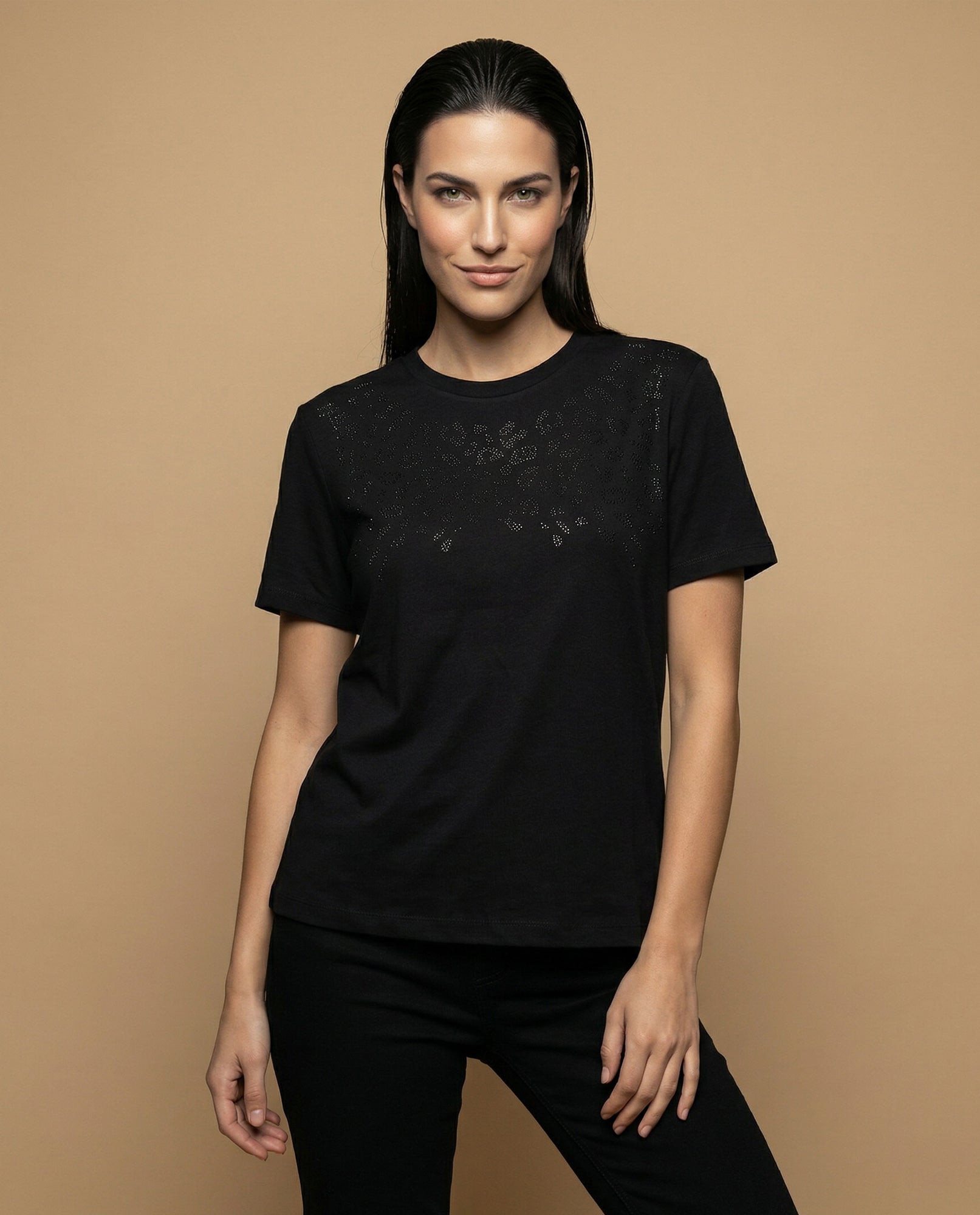 Camiseta cuello redondo con bordado frontal - Negro 34_905H028_NEG190303_0