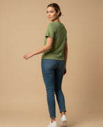 Camiseta con Bordados Florales - Beige