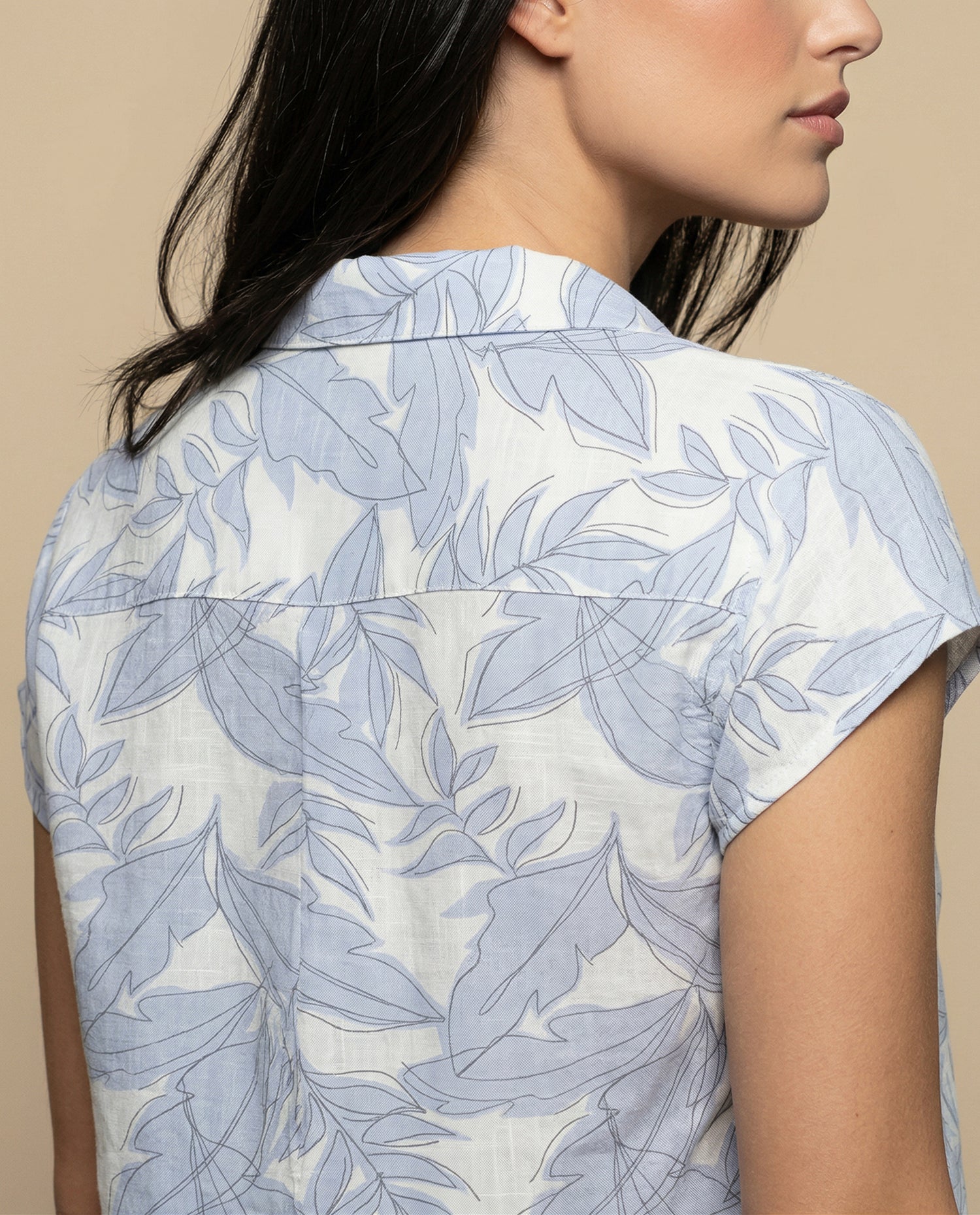 Camisa manga corta cuello camisero en algodón - Crudo
