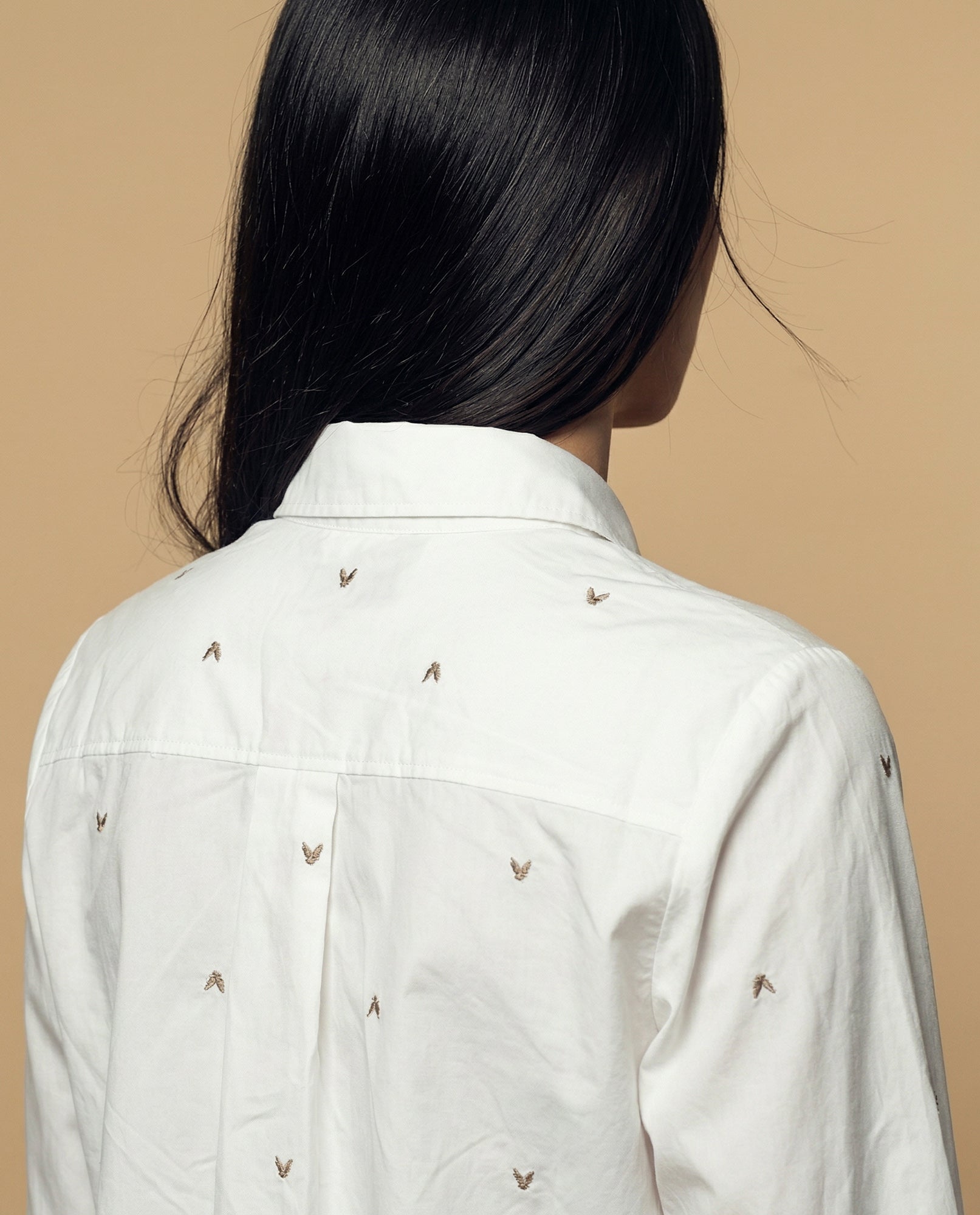 Camisa manga larga con estampado continuo - Beige 34_913G303_BEI130607_6