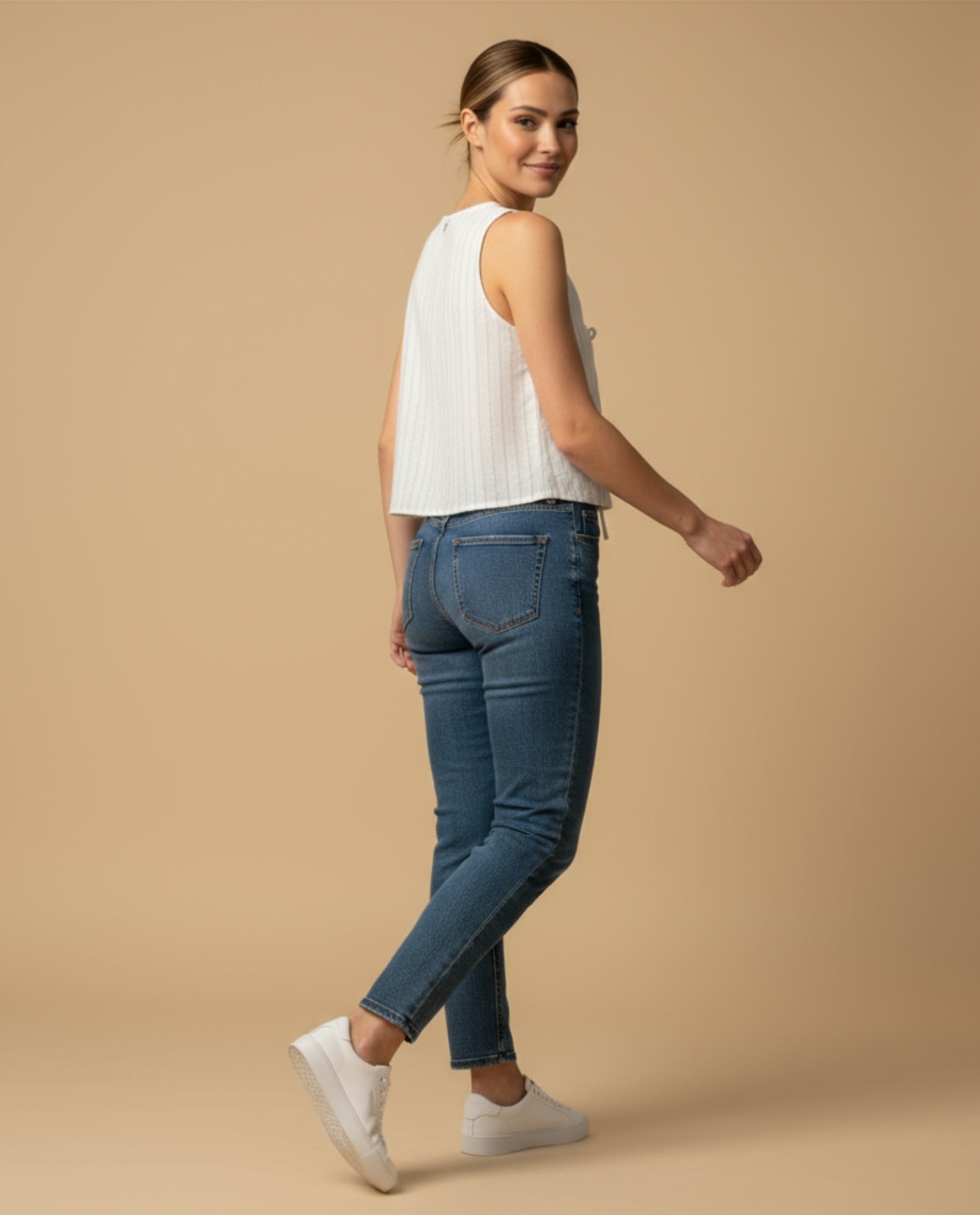 Chaleco crop top con cordones ajustables para mujer - Crudo 34_913G328_CRU110605_0